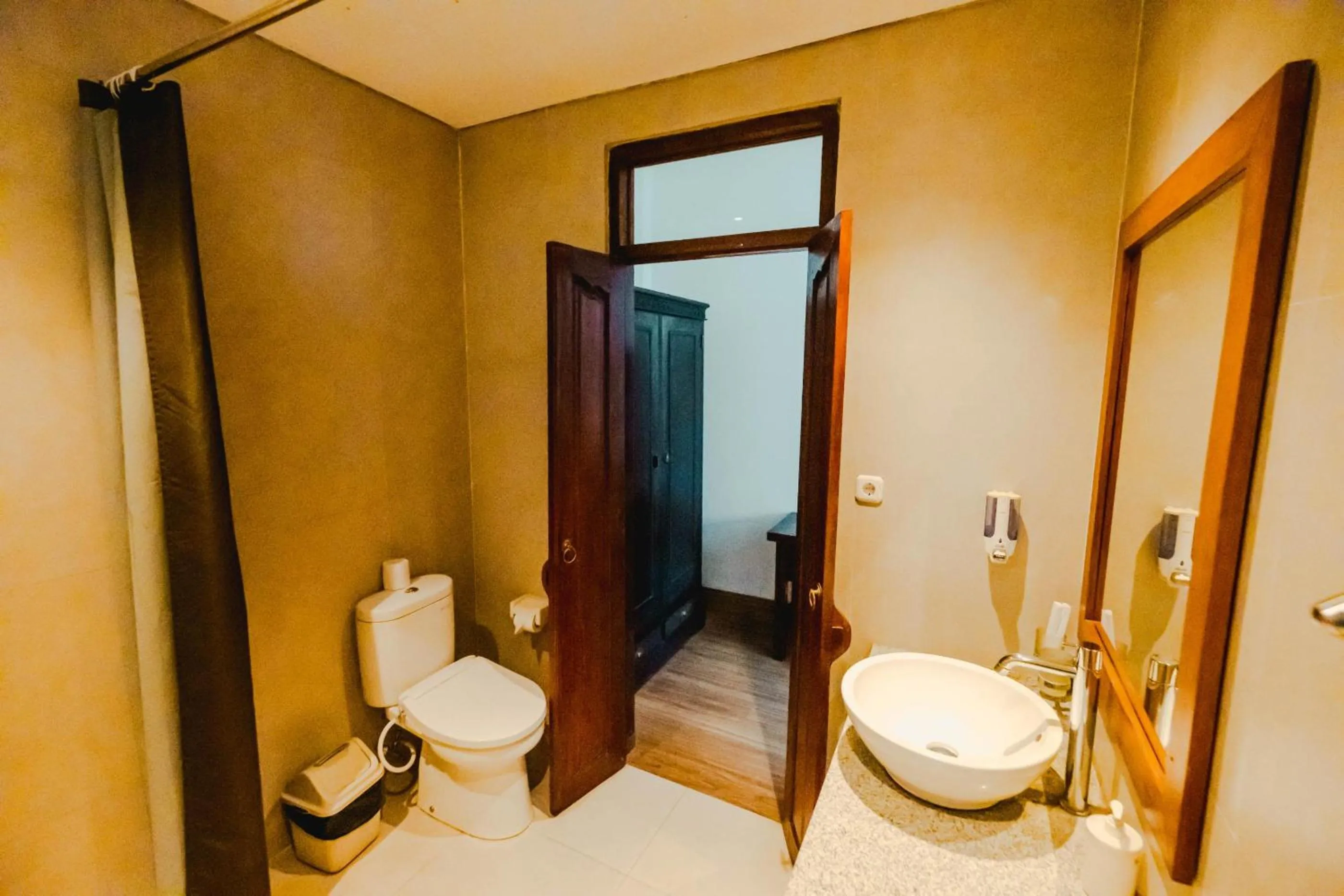 Toilet in Sri Aksata Ubud Resort