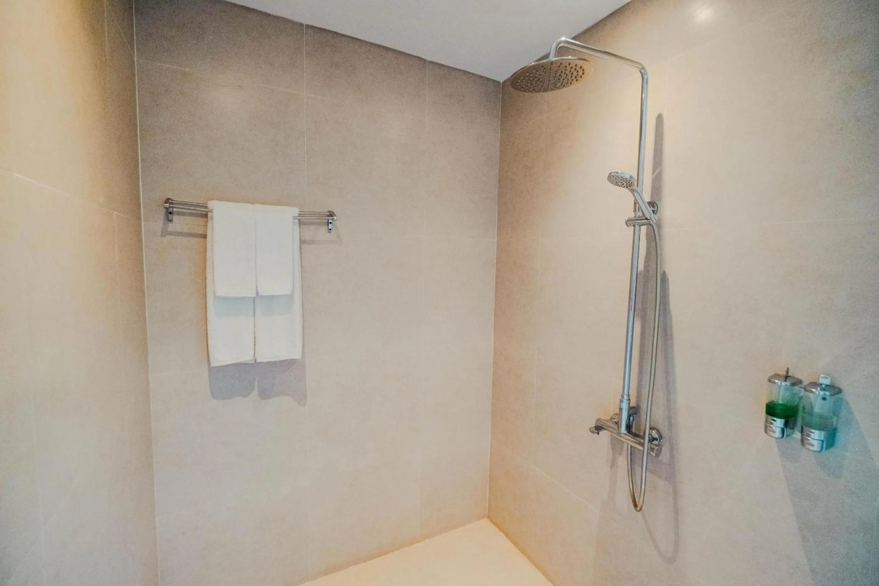 Shower in Sri Aksata Ubud Resort