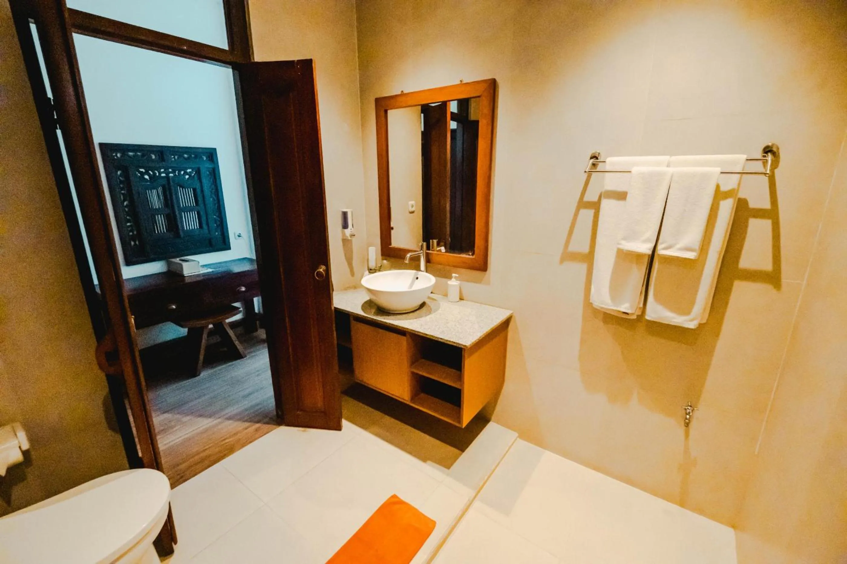 Bed in Sri Aksata Ubud Resort