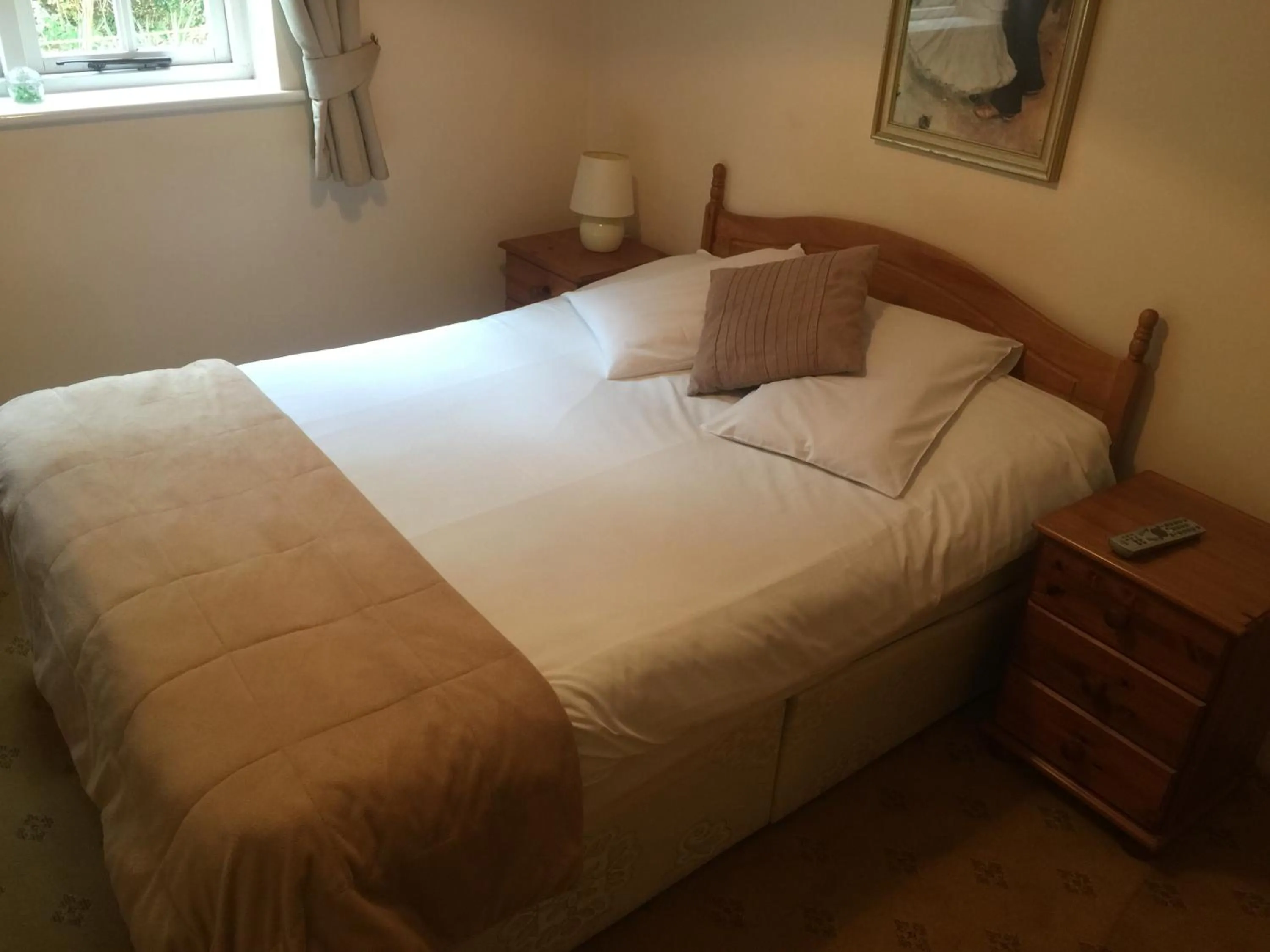 Bed in The Winchfield Inn