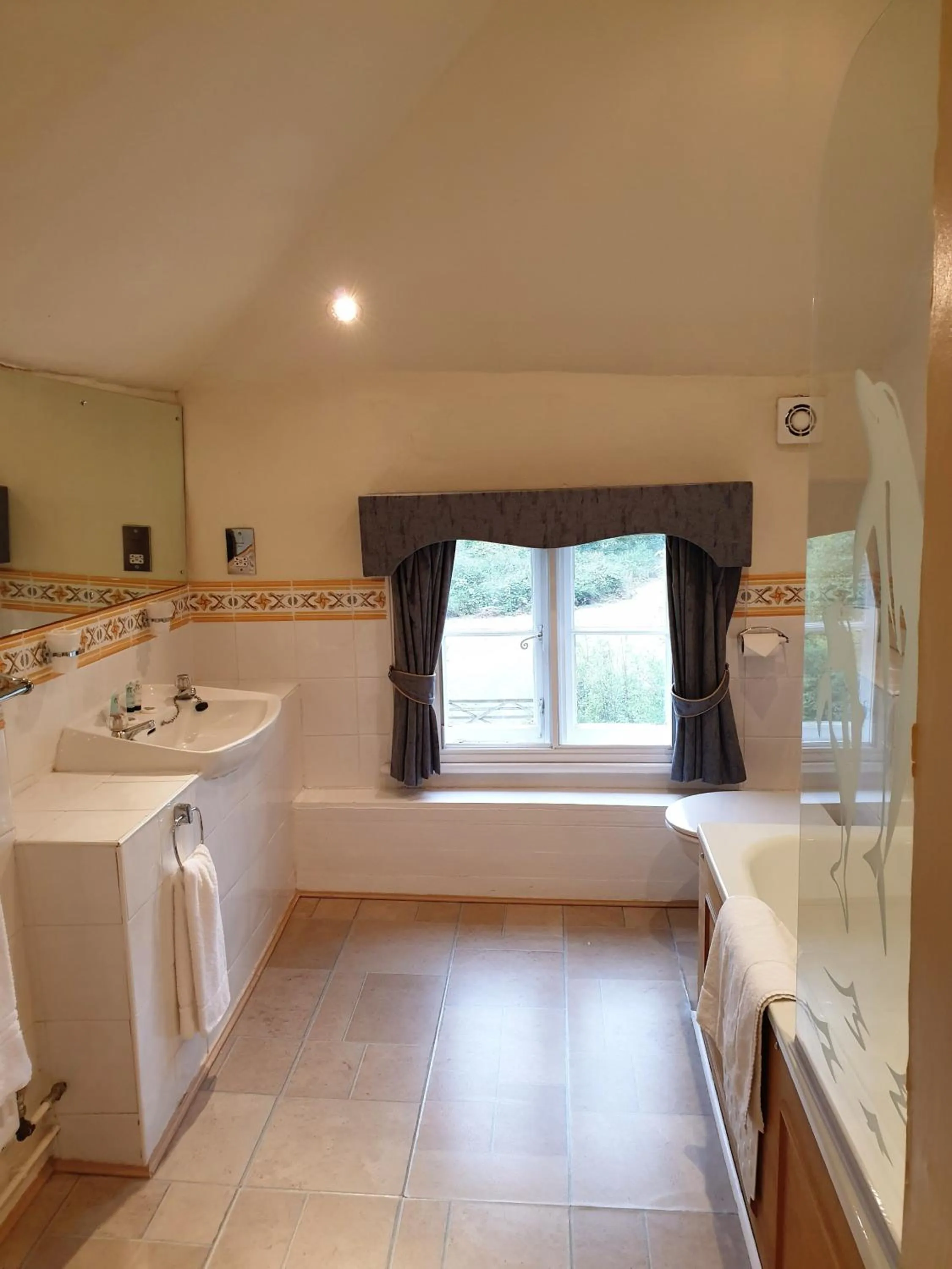 Bathroom in The Crown House Inn