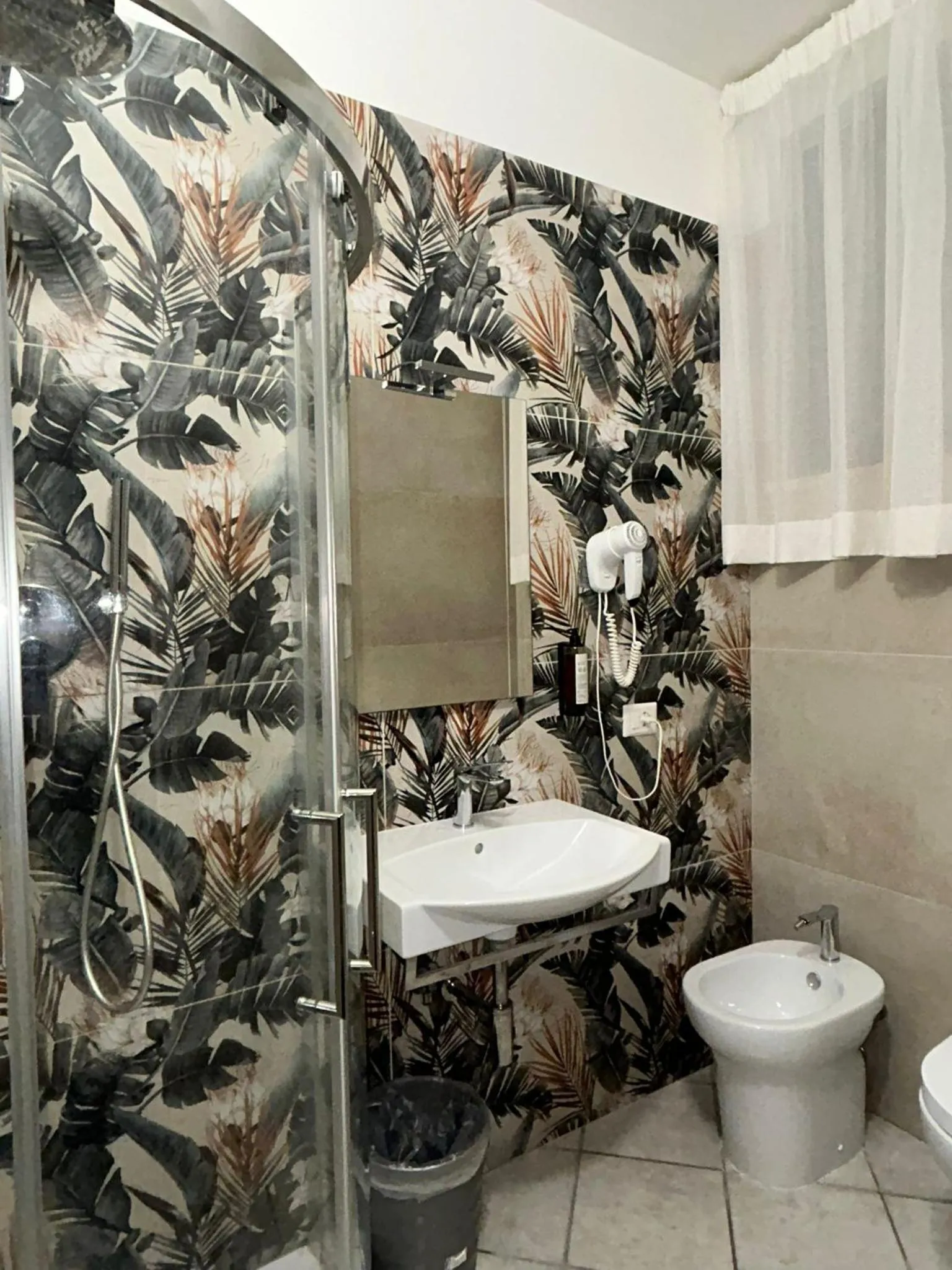 Shower in Hotel Dei Tartari