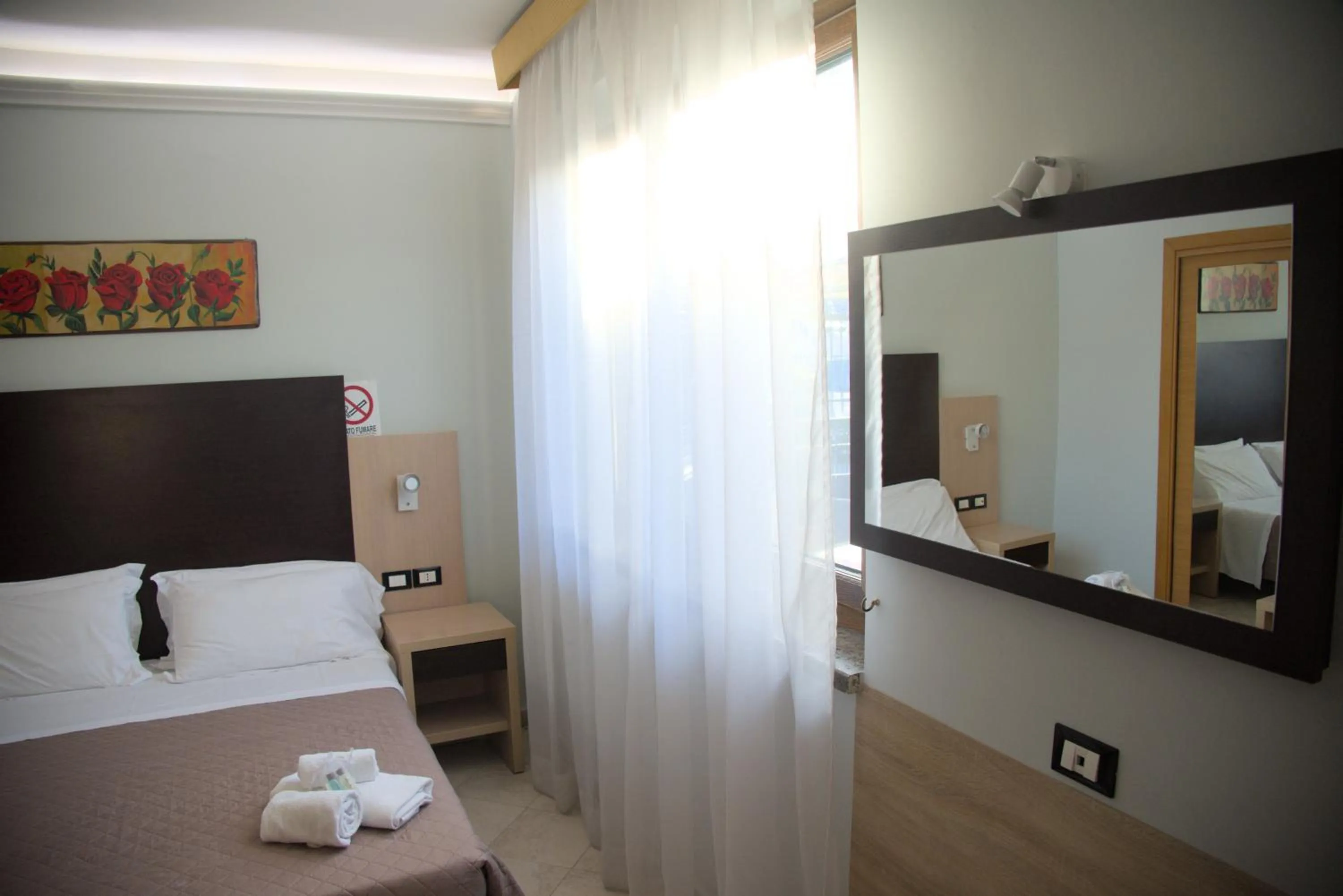 Bedroom, Bed in Hotel Dei Tartari