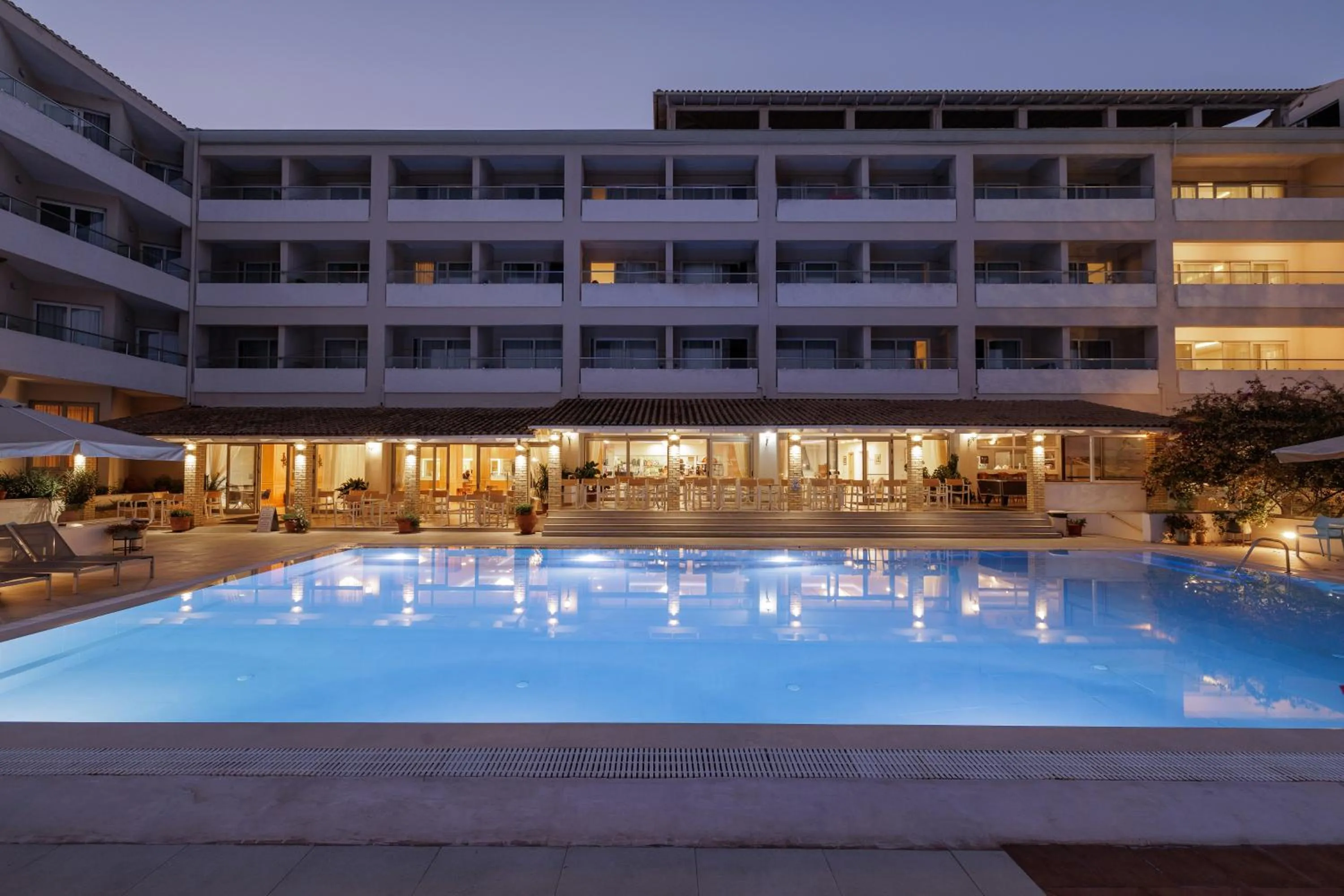 Swimming pool in Elea Beach Hotel