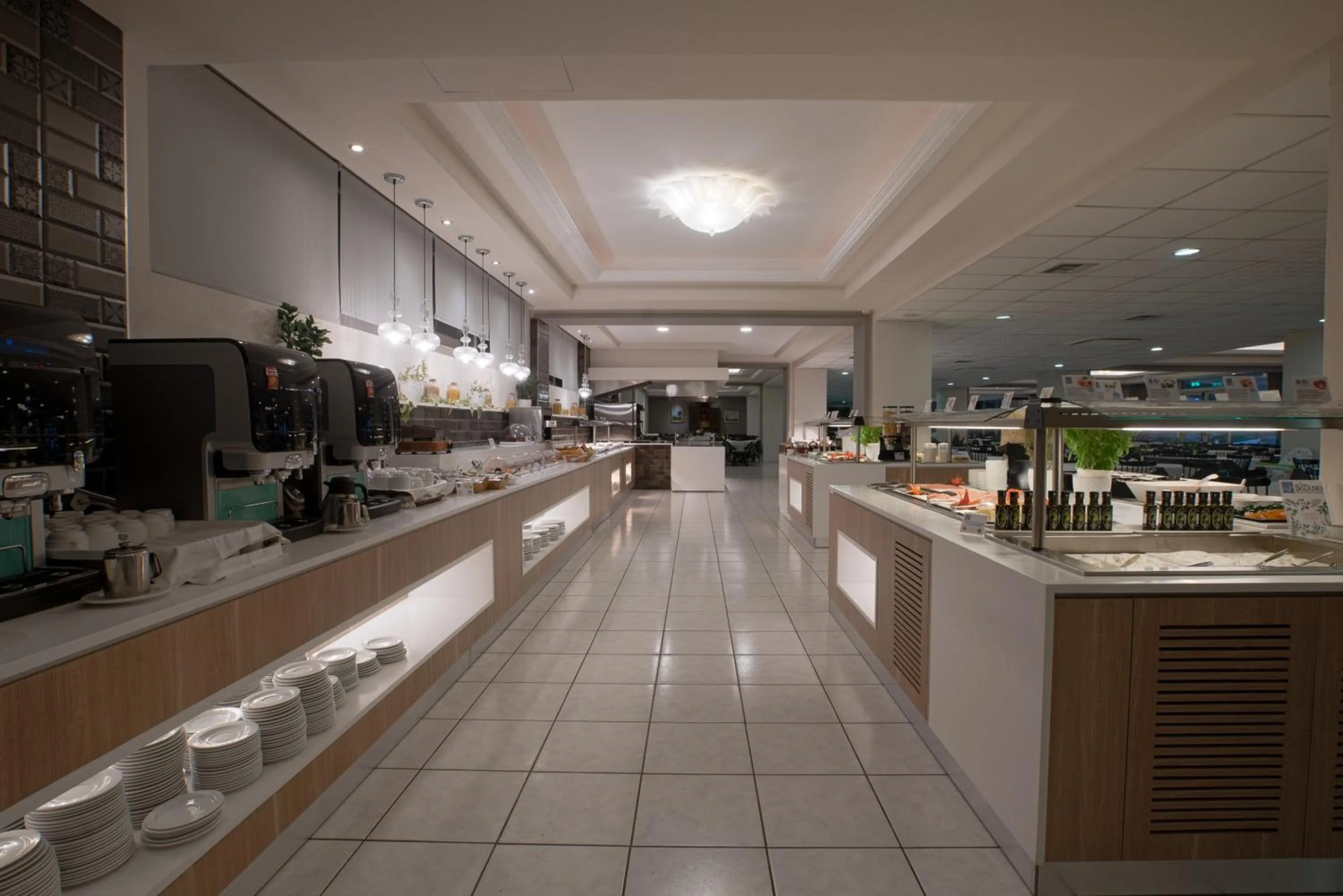 Restaurant/places to eat in Elea Beach Hotel