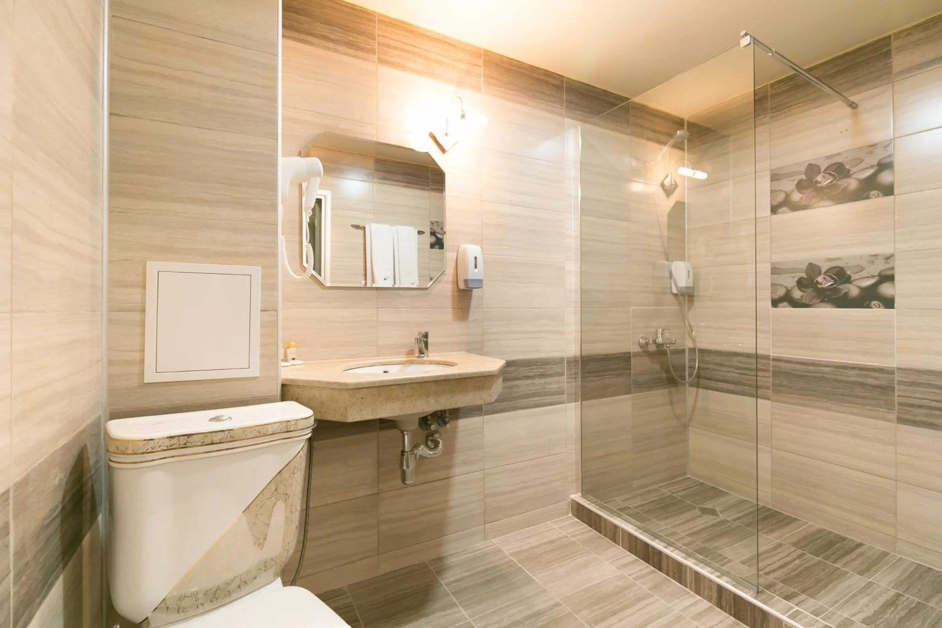 Shower in Hotel Capri