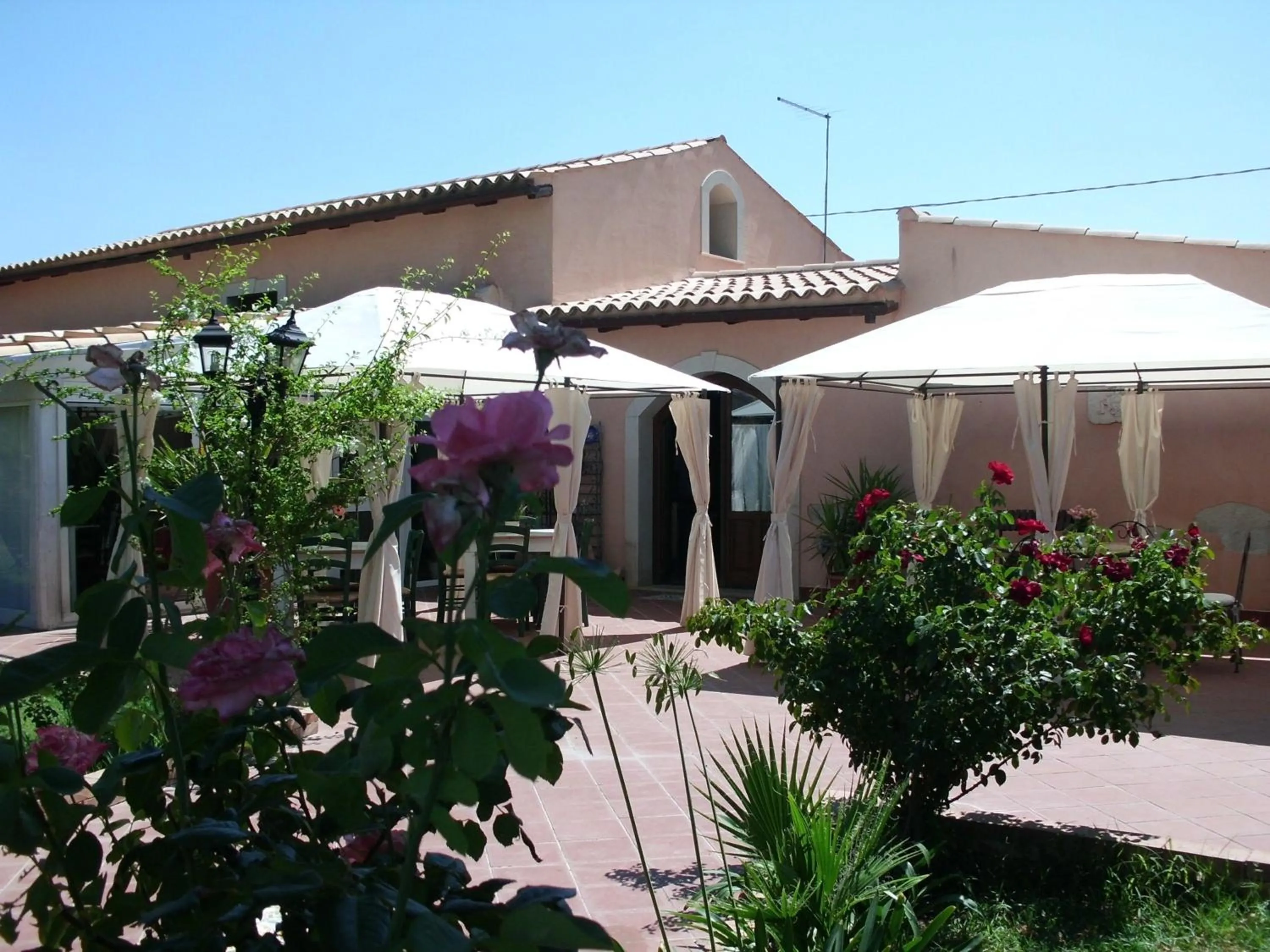 Property building in Villa Cristina