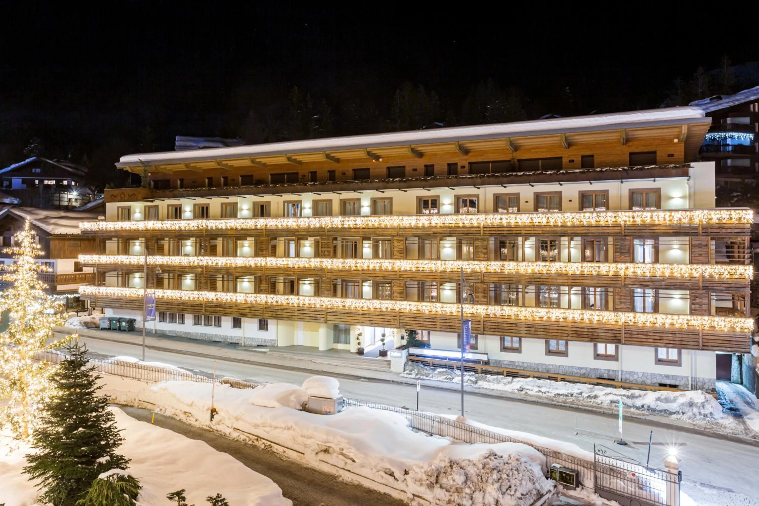 Property building in Radisson Residences Savoia Palace Cortina d’Ampezzo
