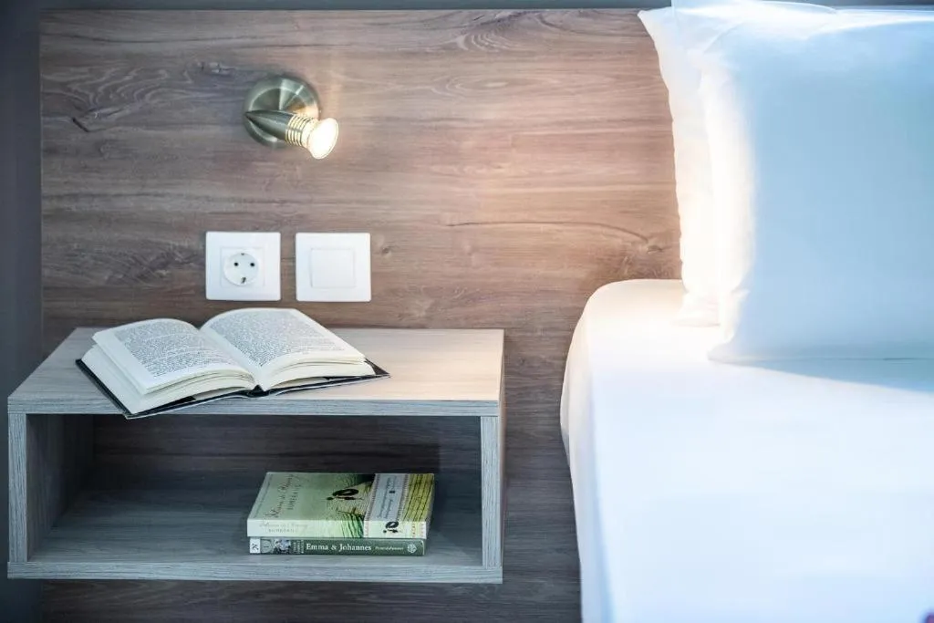 TV and multimedia, Bed in Cathrin Suites