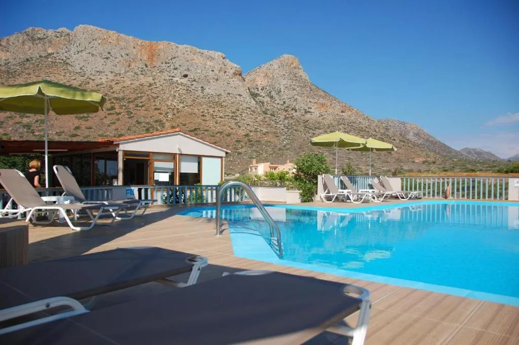 Swimming pool in Cathrin Suites