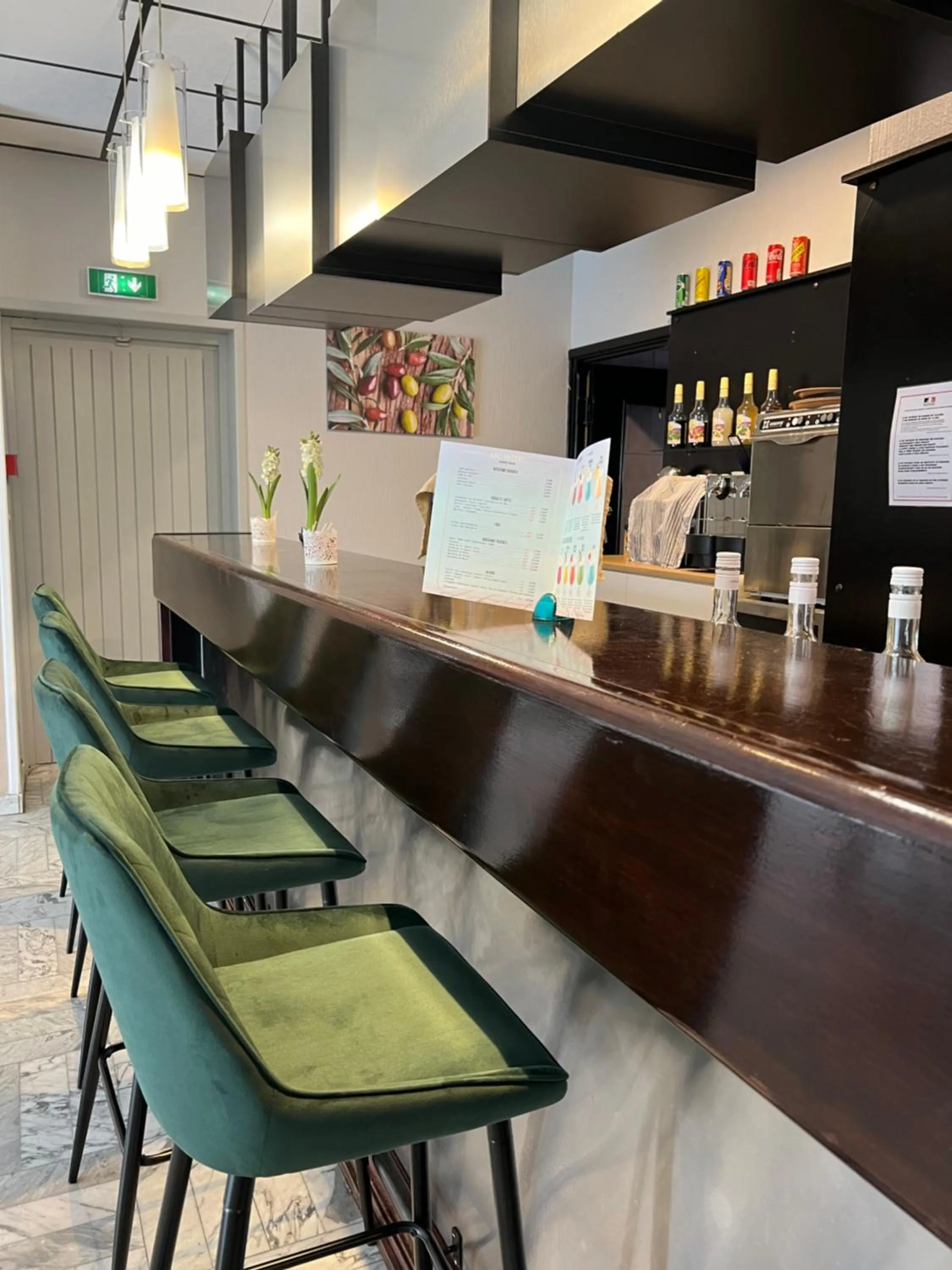 Lounge or bar in Adonis Arc Hotel Aix