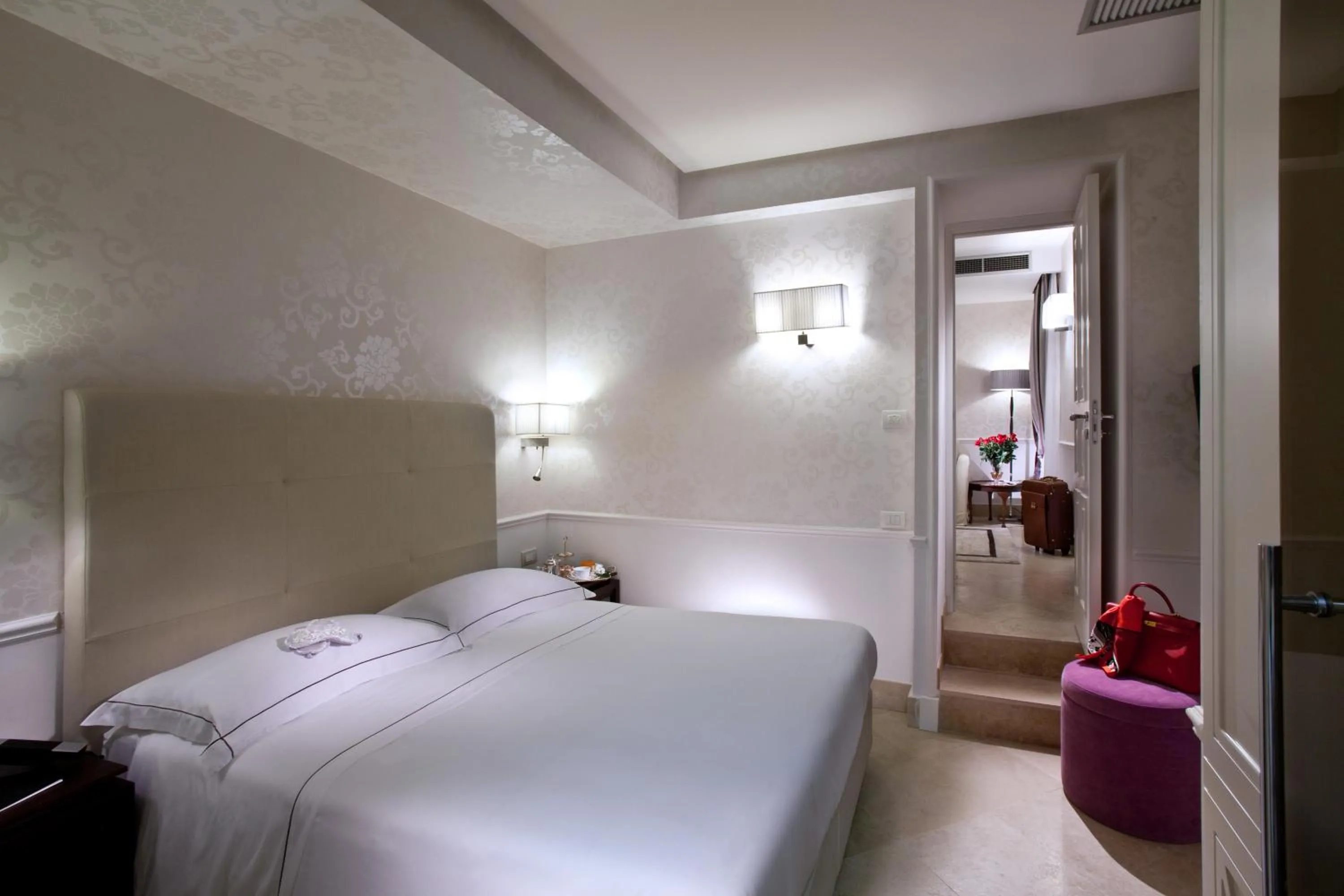 Bed in The Ashbee Hotel - The Leading Hotels of the World