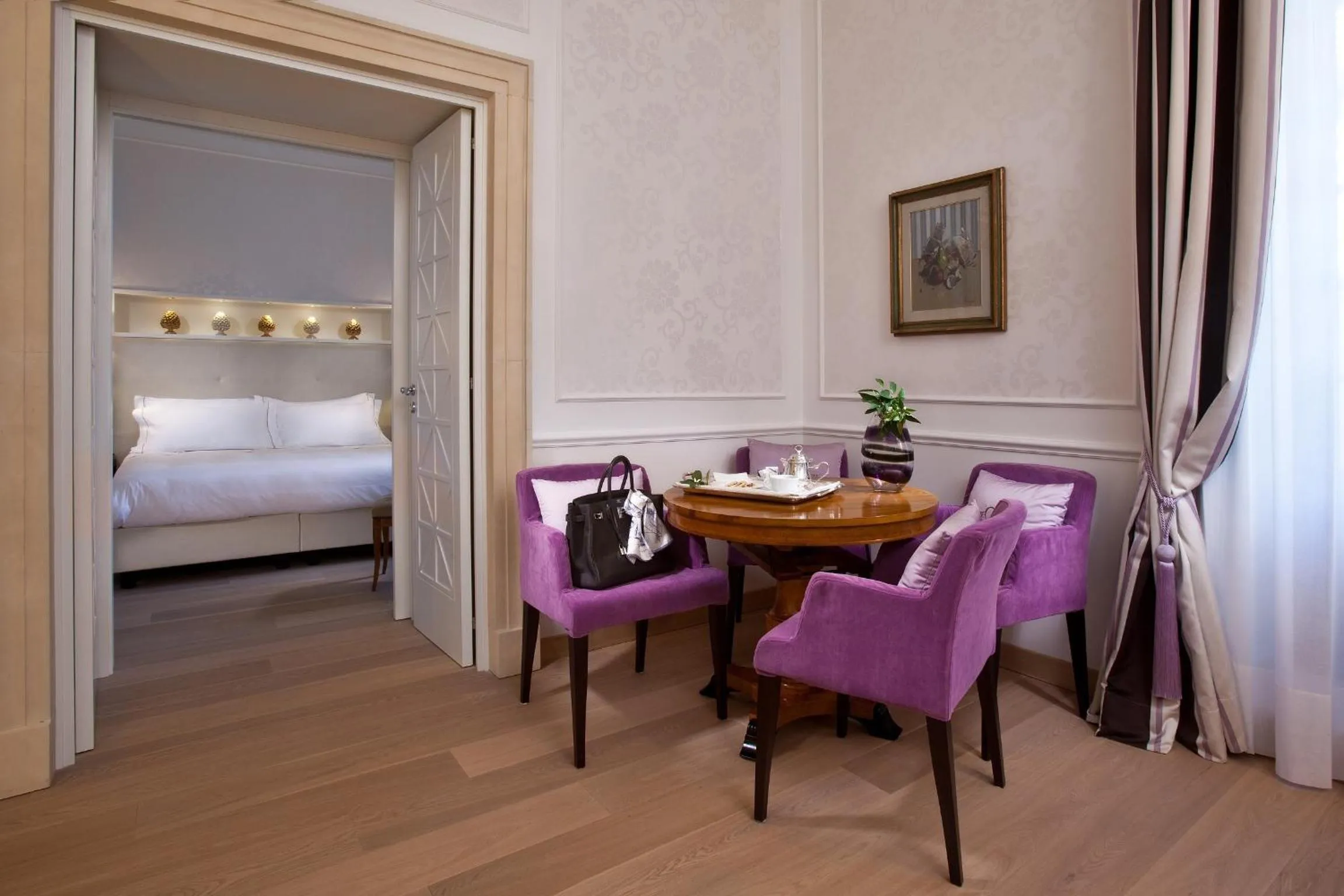 Dining area, Bed in The Ashbee Hotel - The Leading Hotels of the World