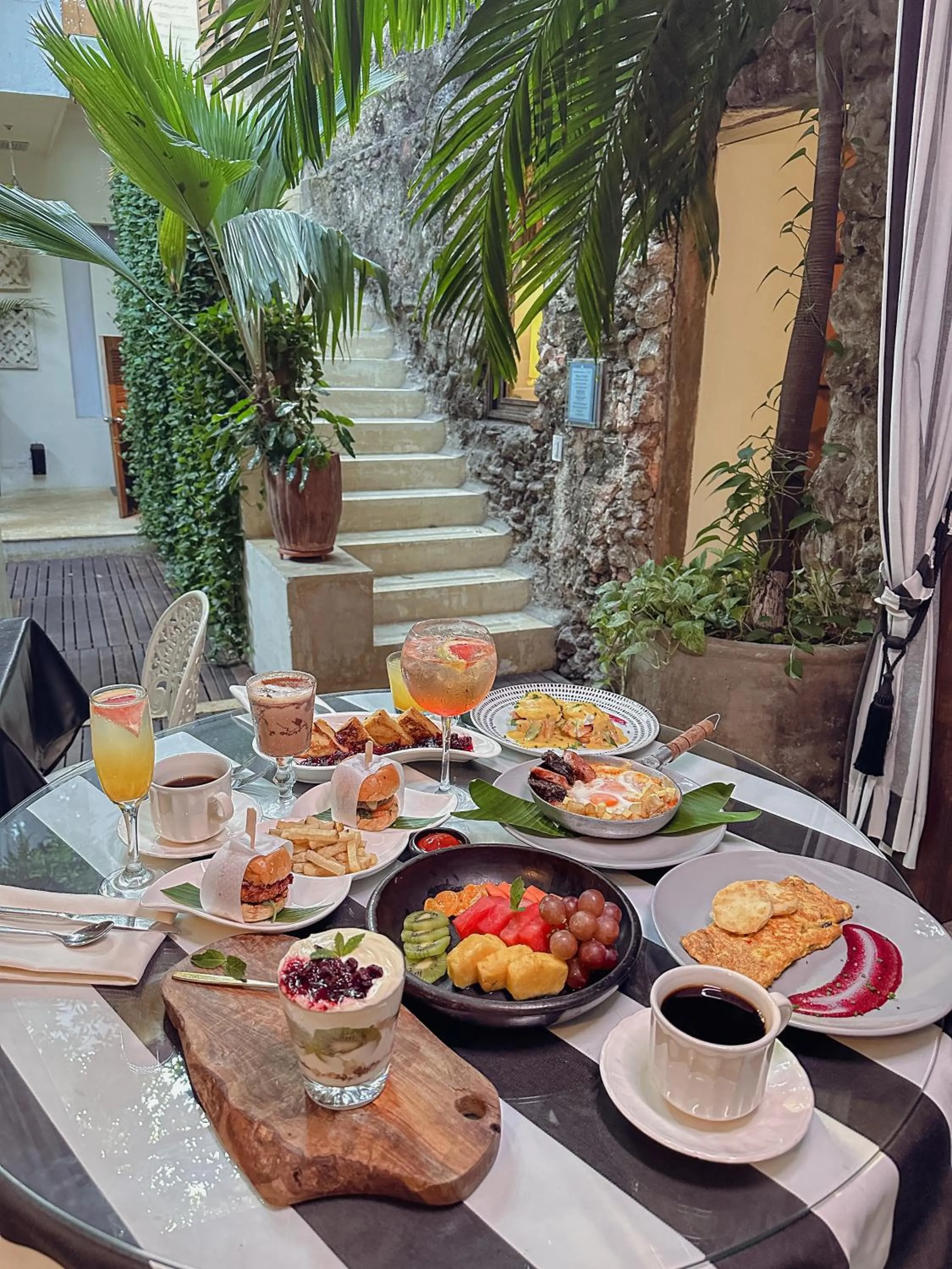 Breakfast in Hotel Casa Lola Deluxe Gallery