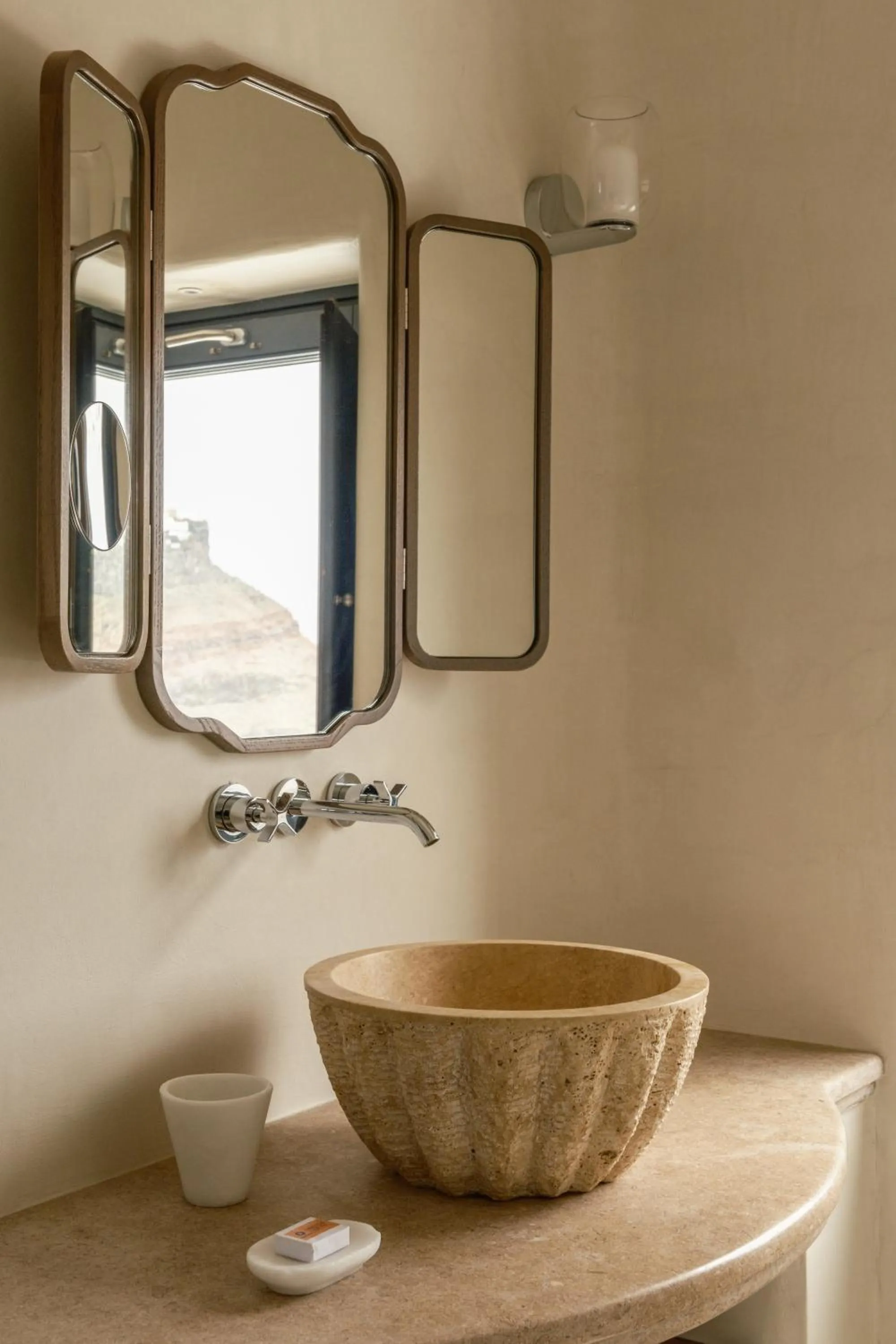 Bathroom in Homeric Poems