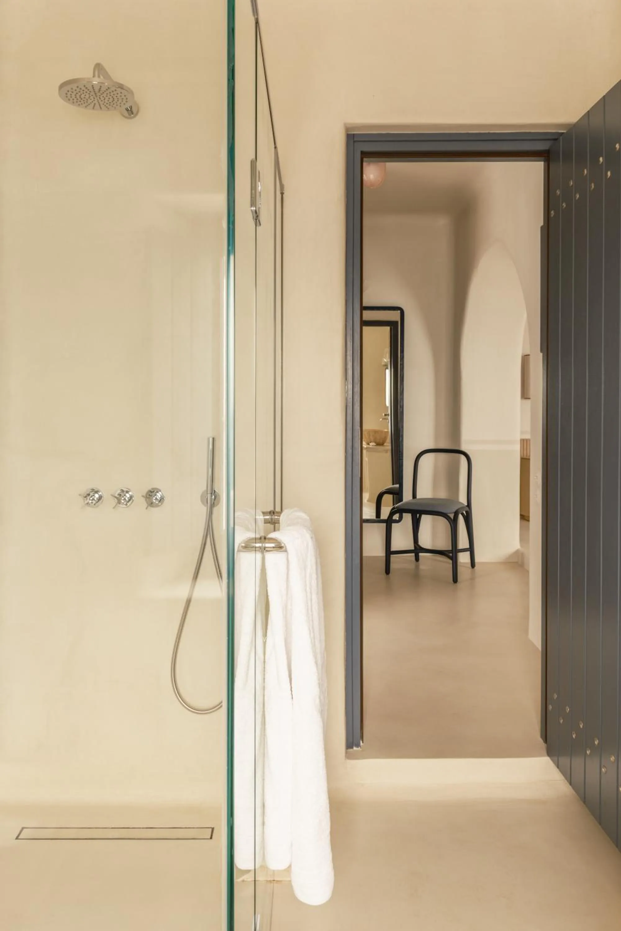 Shower in Homeric Poems