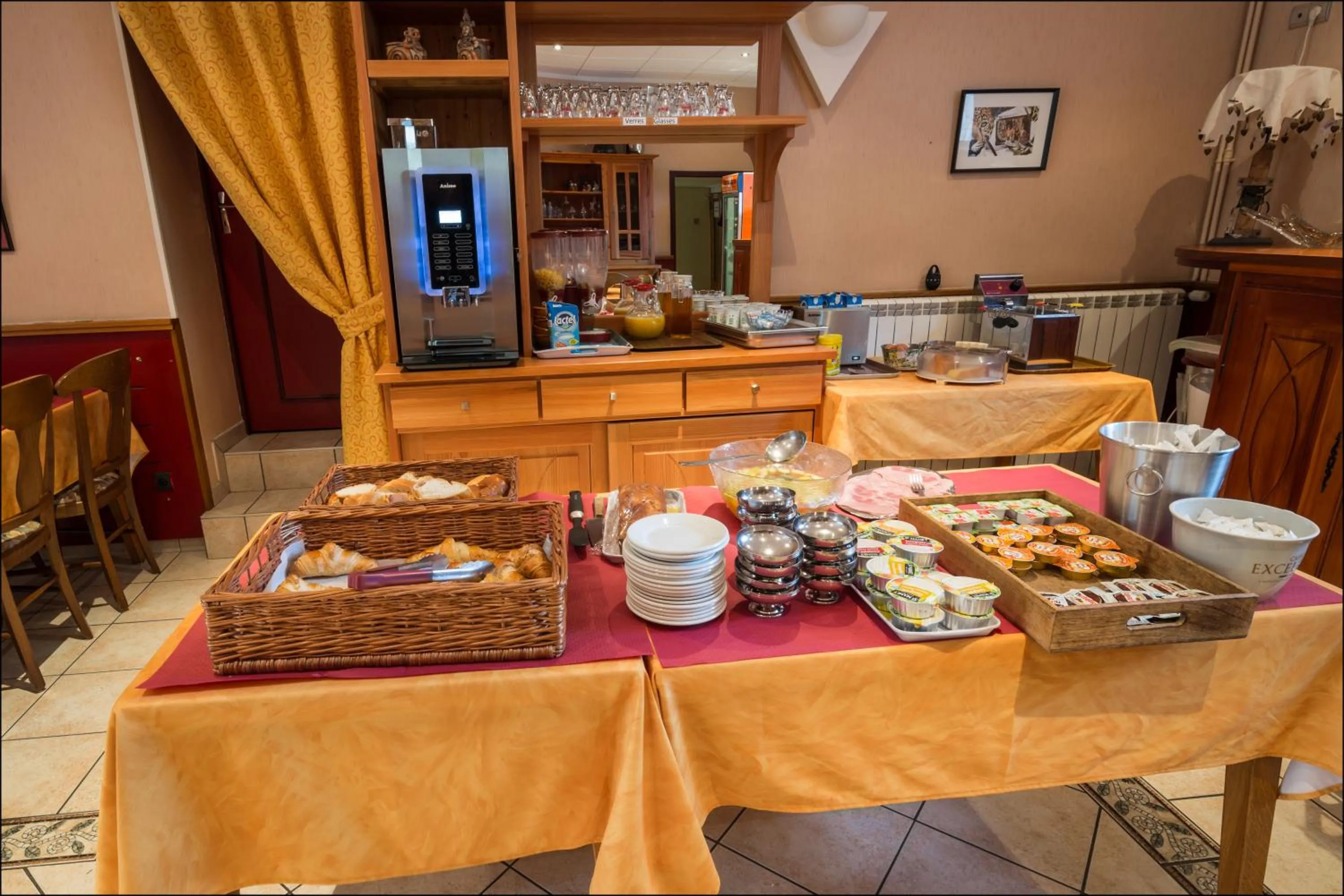 Food and drinks in Hôtel Bel'Air