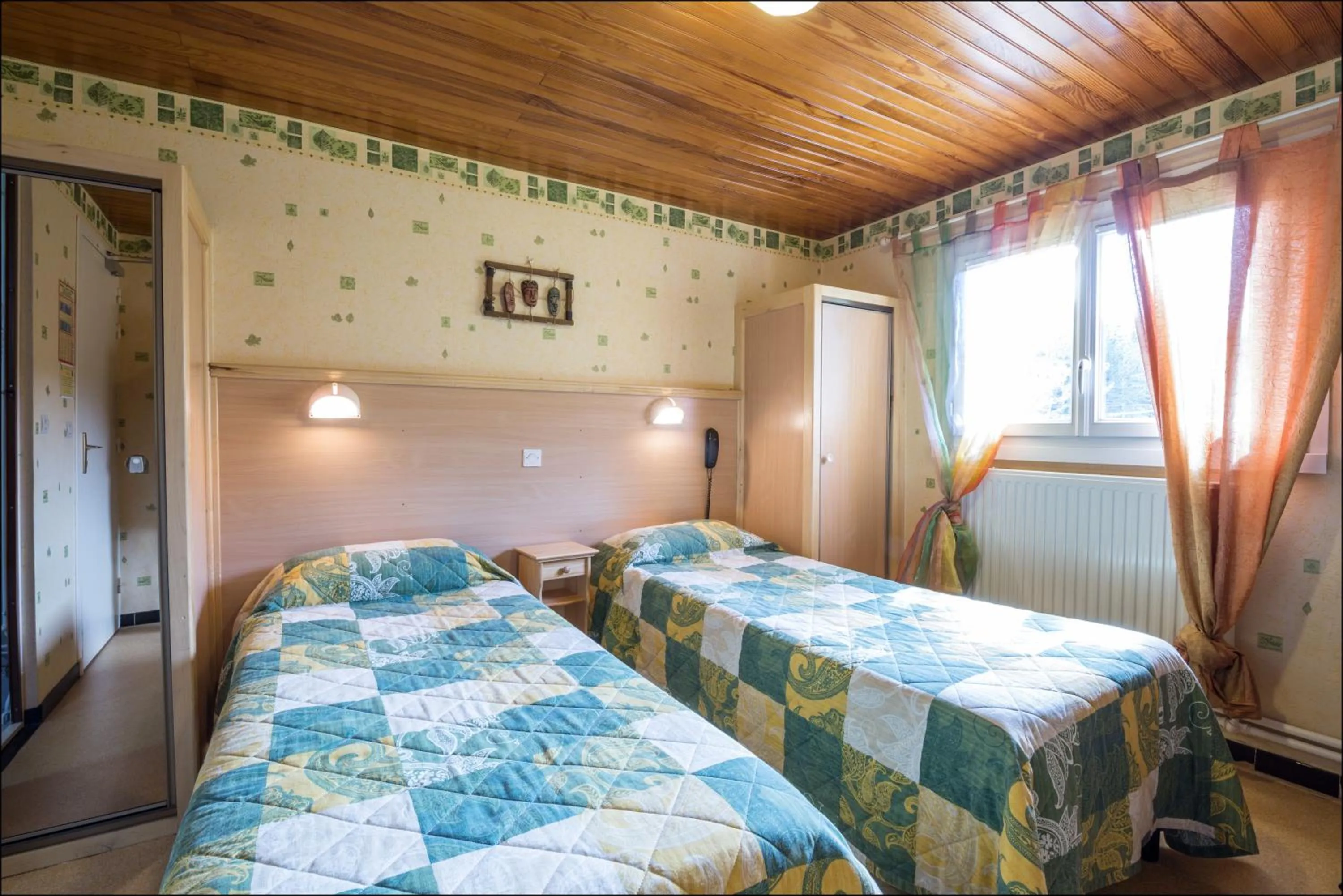 Day, Bed in Hôtel Bel'Air