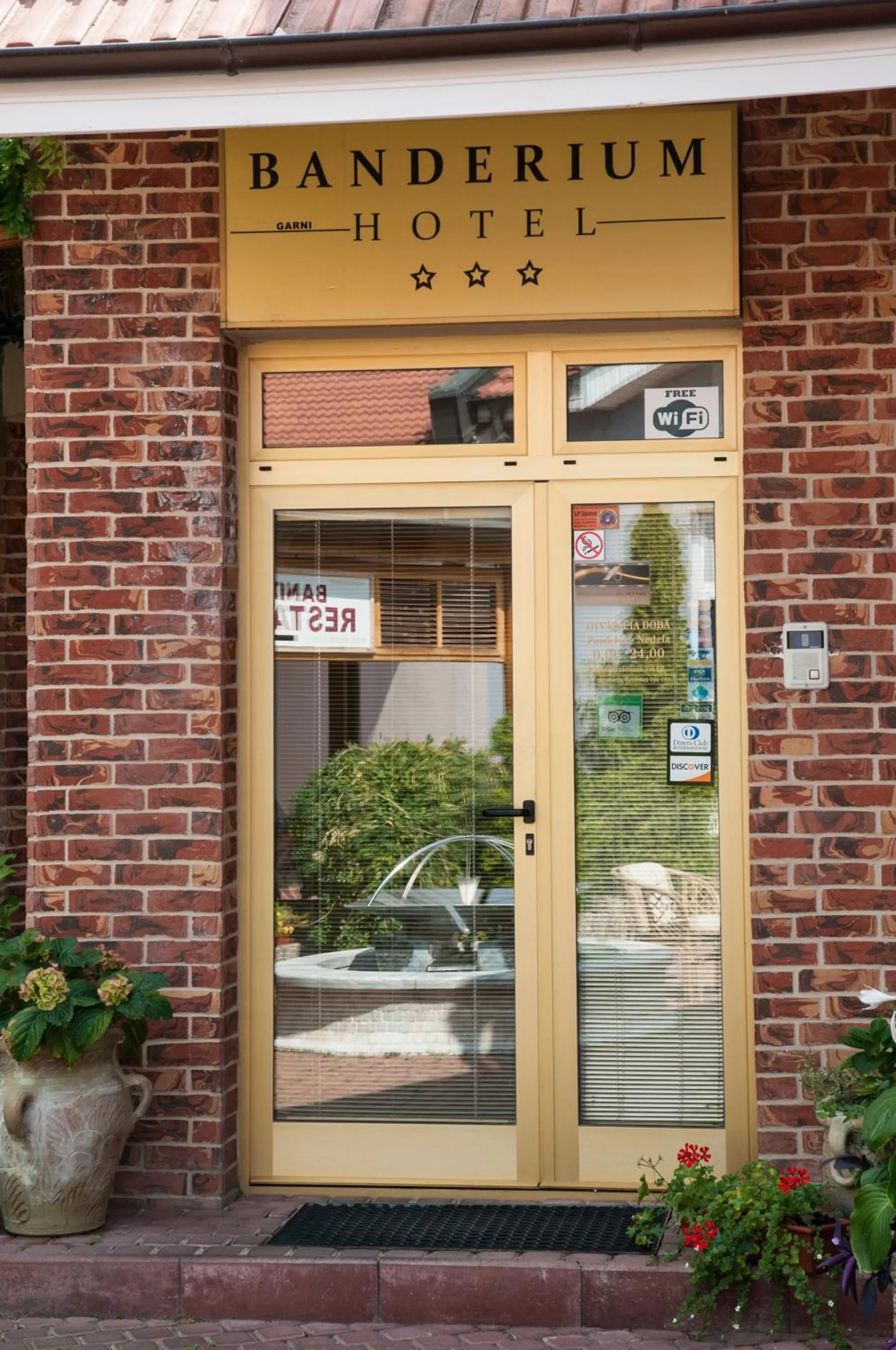 Facade/entrance in Hotel Banderium
