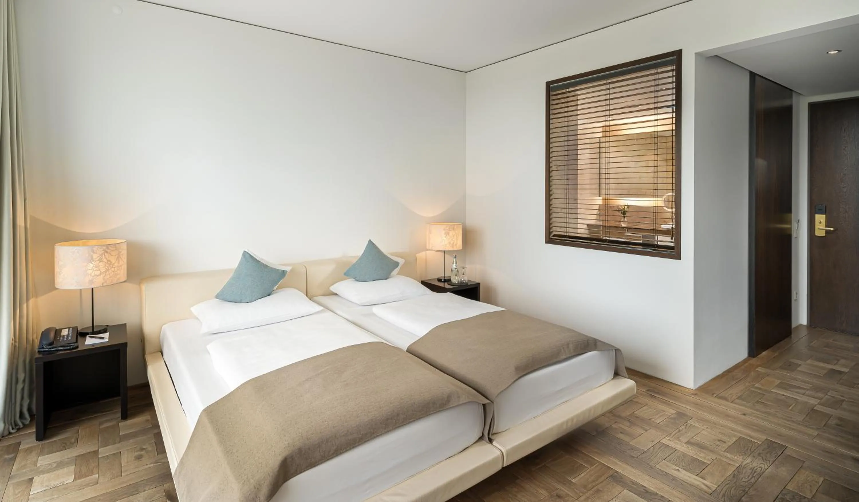 Photo of the whole room, Bed in Angel's - das hotel am golfpark