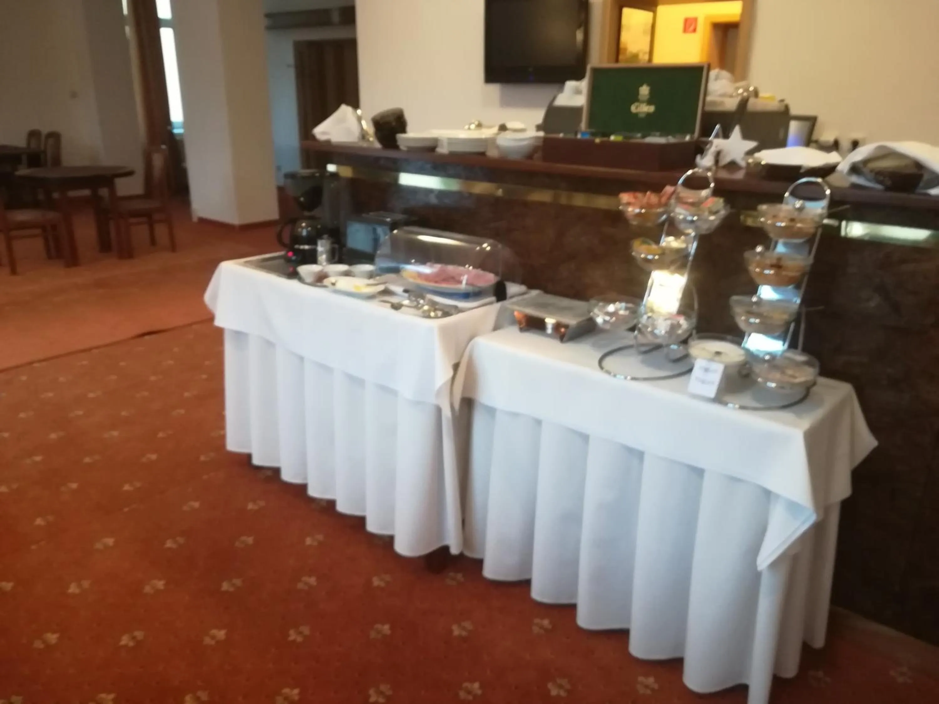 Restaurant/places to eat in Hotel Margit