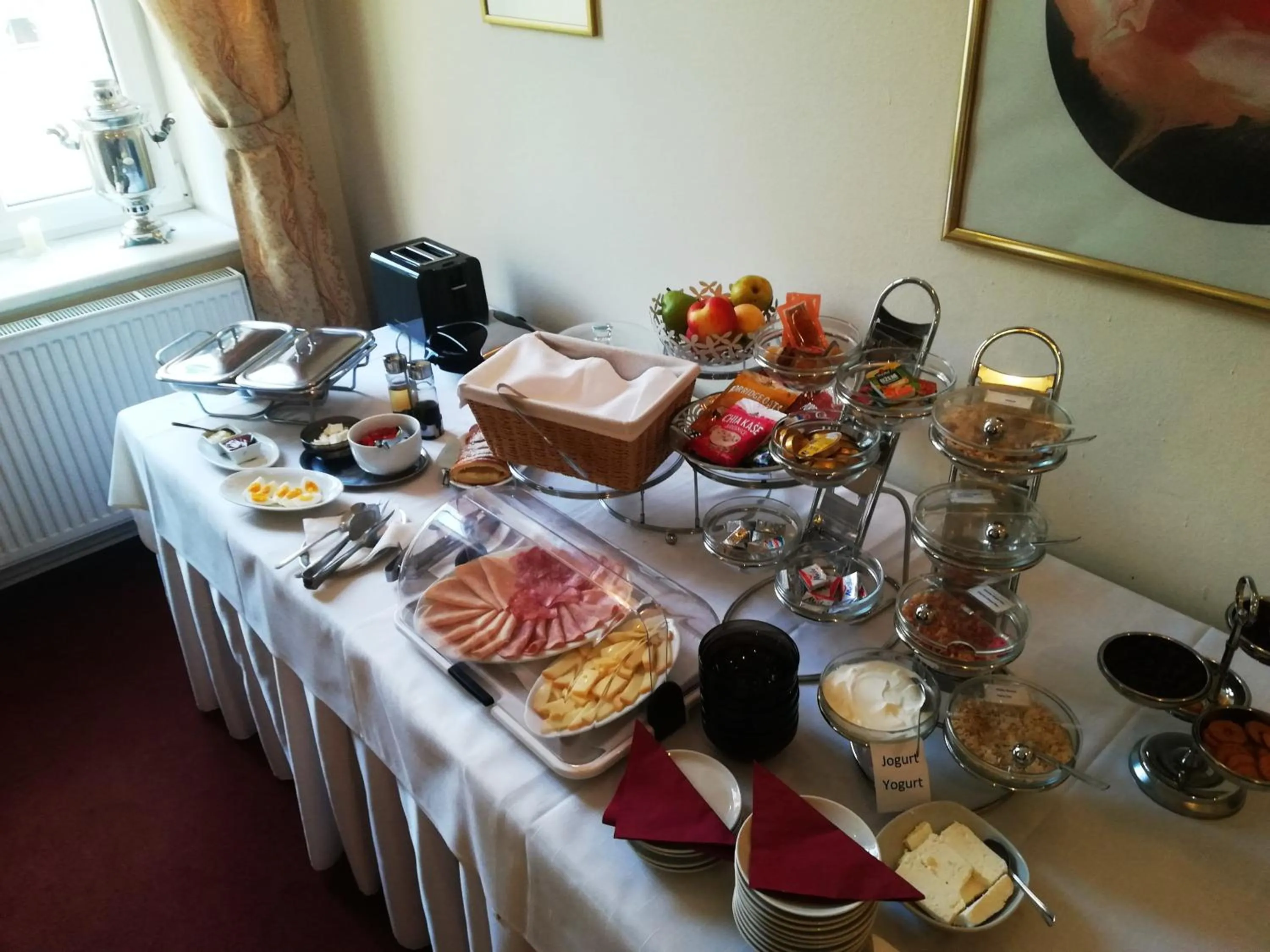 Restaurant/places to eat in Hotel Margit