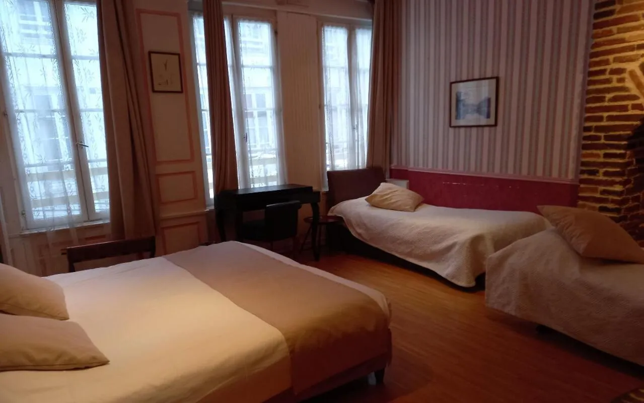 Bedroom, Bed in Brit Hotel Comtes De Champagne - Troyes Centre Historique
