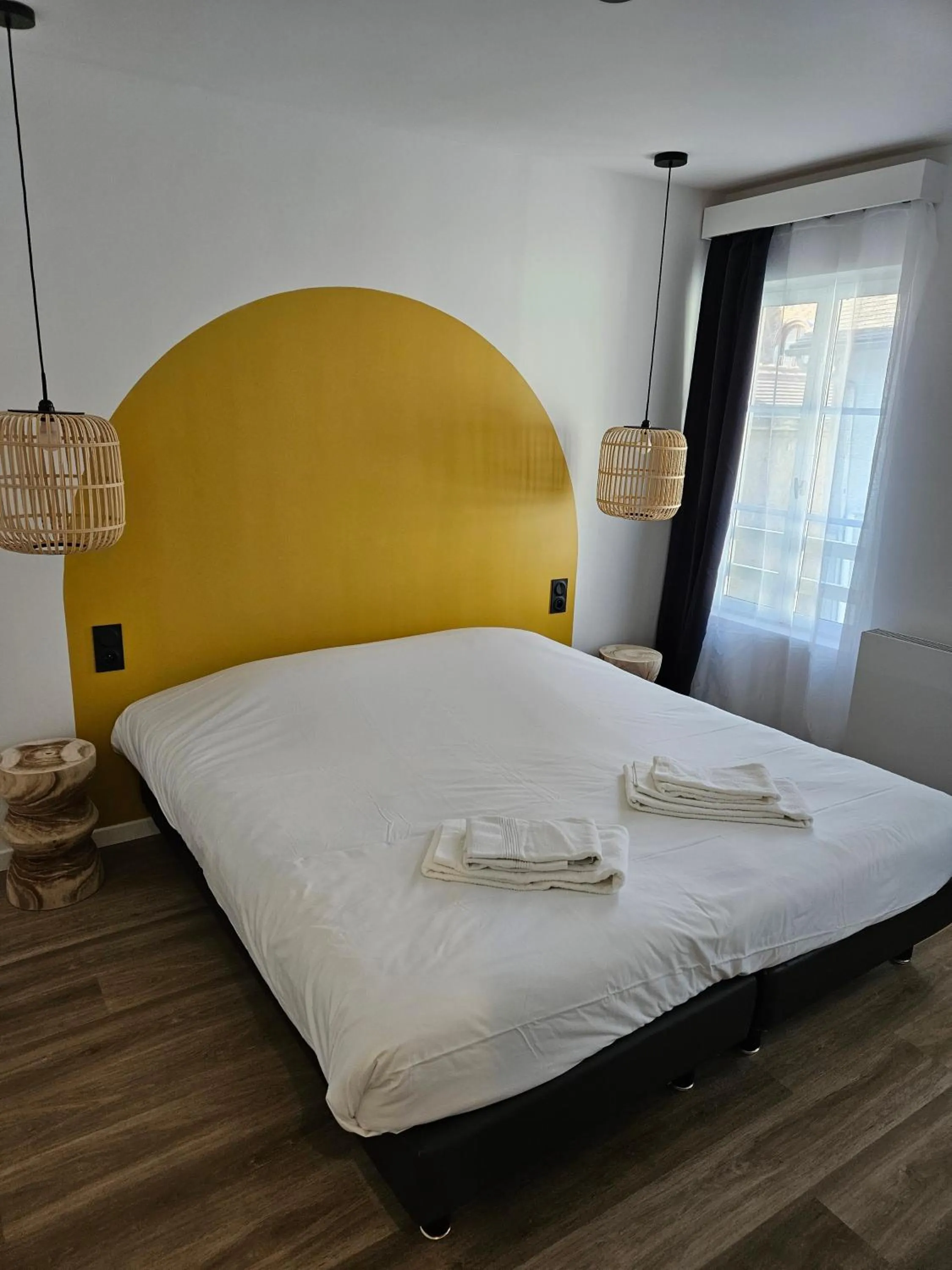 Bedroom, Bed in Brit Hotel Comtes De Champagne - Troyes Centre Historique