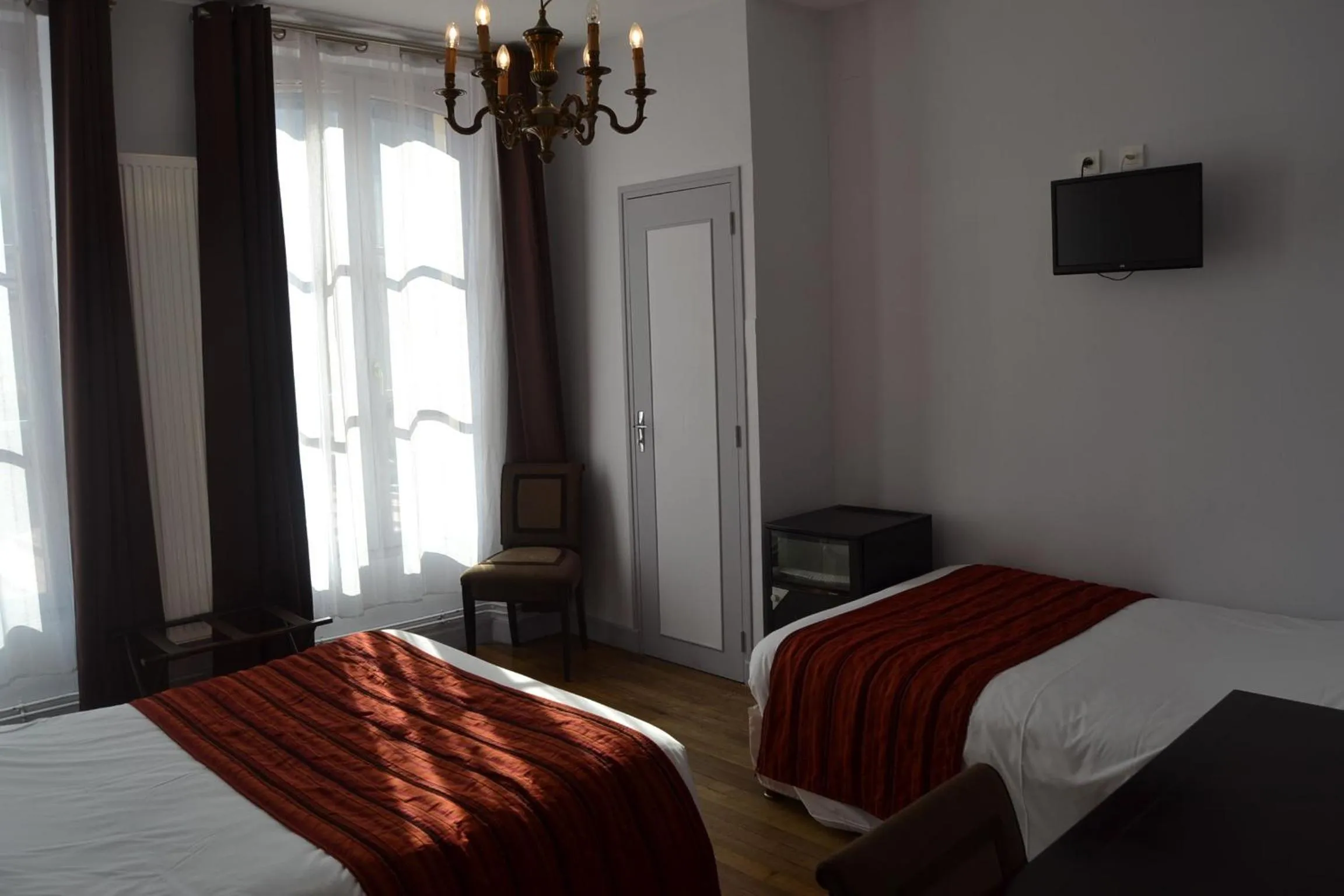 Bedroom, Bed in Brit Hotel Comtes De Champagne - Troyes Centre Historique