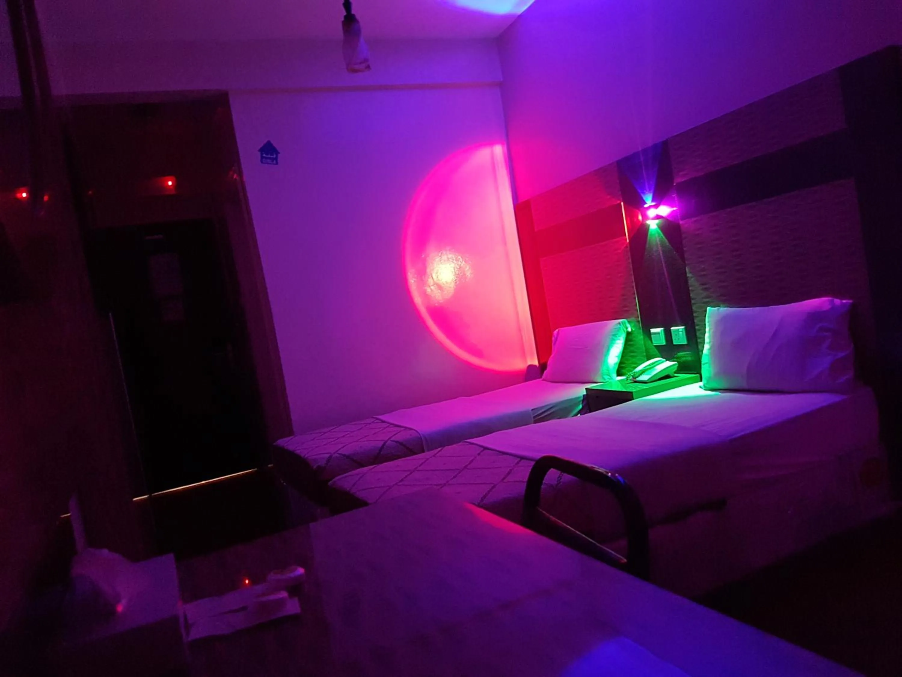 Bedroom, Bed in Tehran Hotel