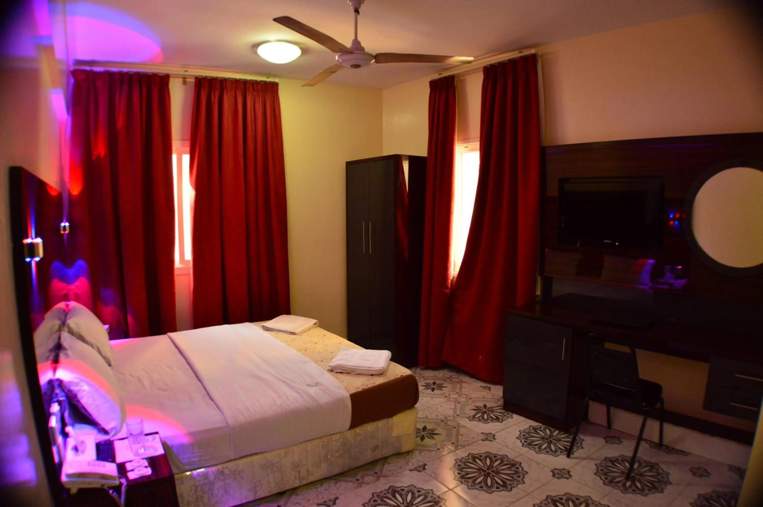 Photo of the whole room, Bed in Tehran Hotel