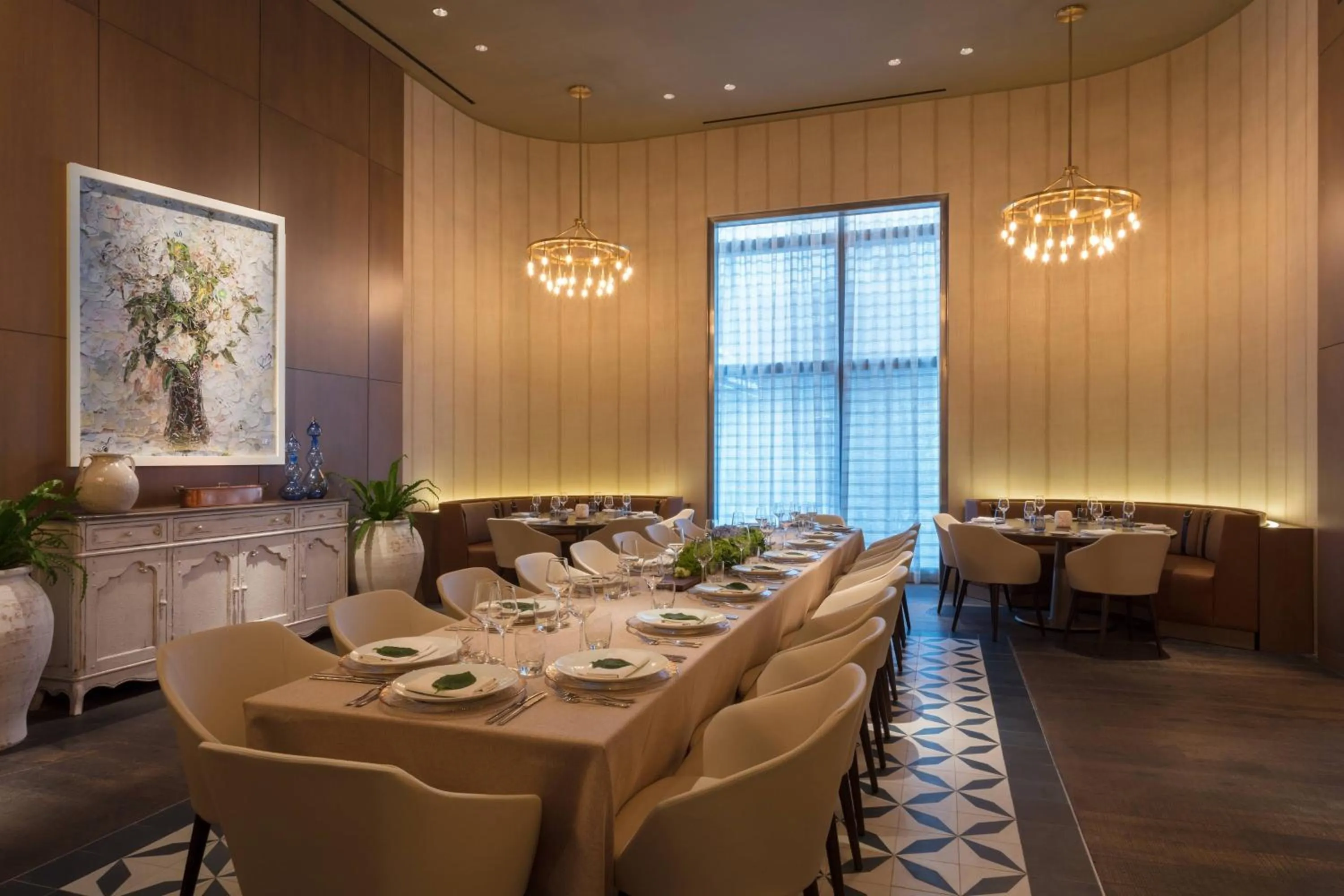 Restaurant/places to eat in Hotel Beaux Arts, Autograph Collection