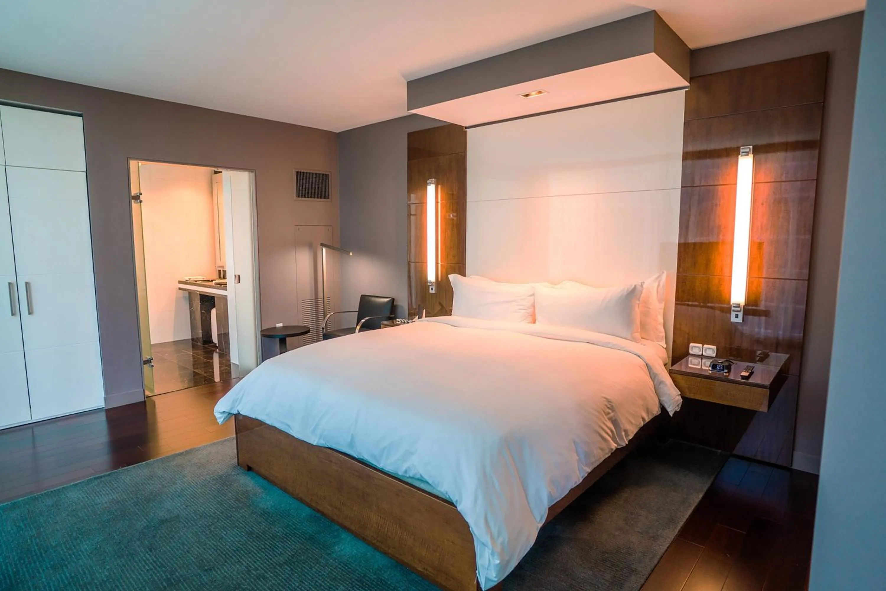 Bedroom, Bed in Hotel Beaux Arts, Autograph Collection