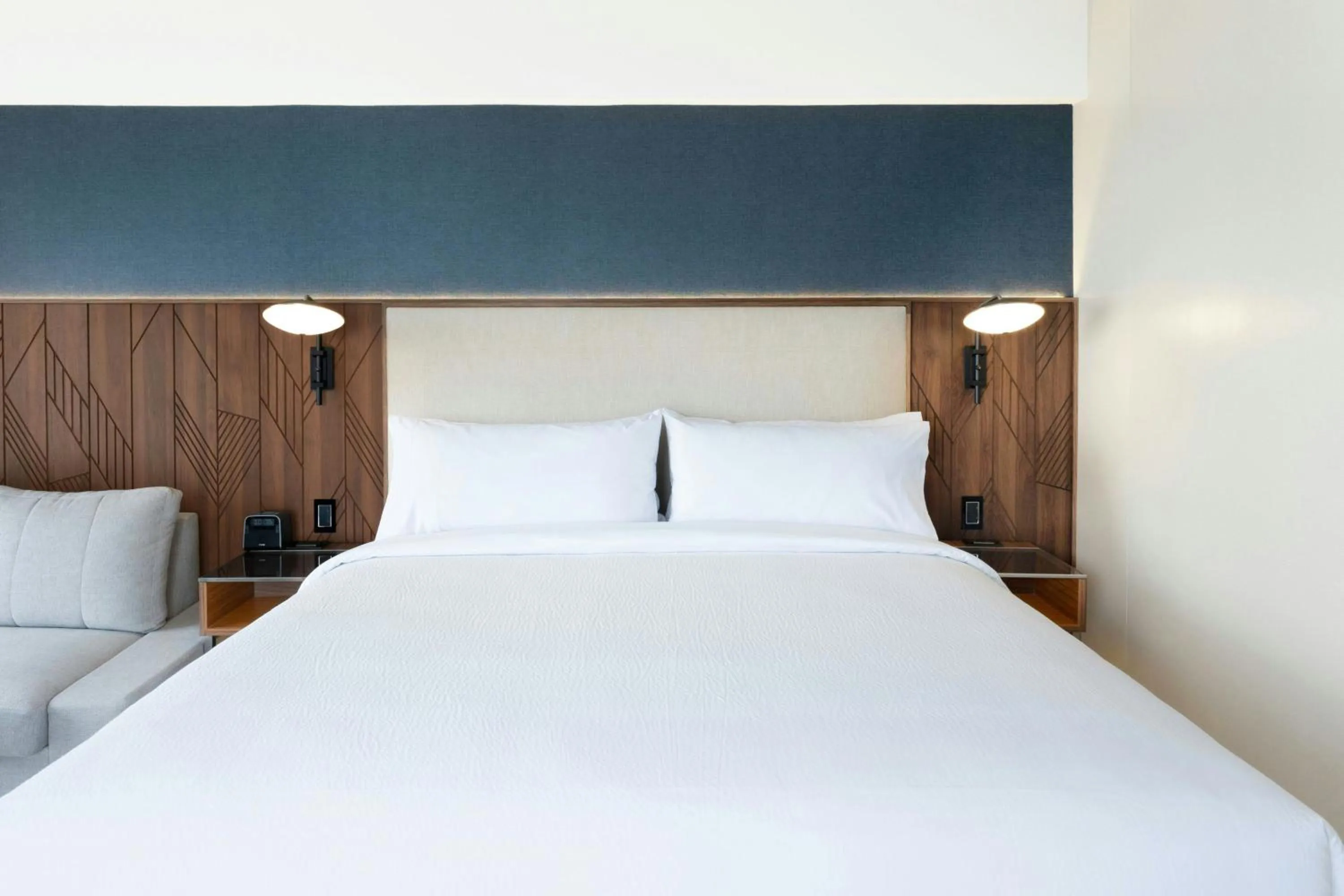 Photo of the whole room, Bed in Courtyard by Marriott Puebla Las Animas