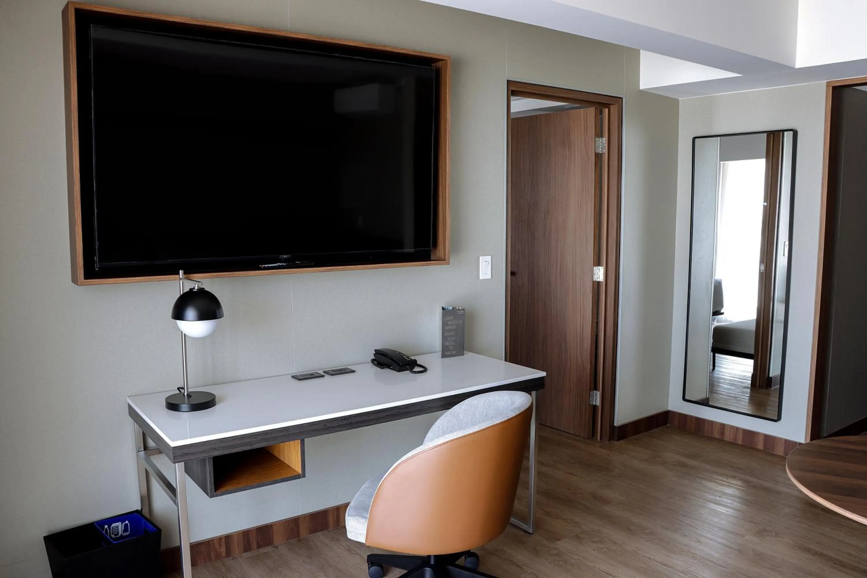 TV and multimedia in Courtyard by Marriott Puebla Las Animas