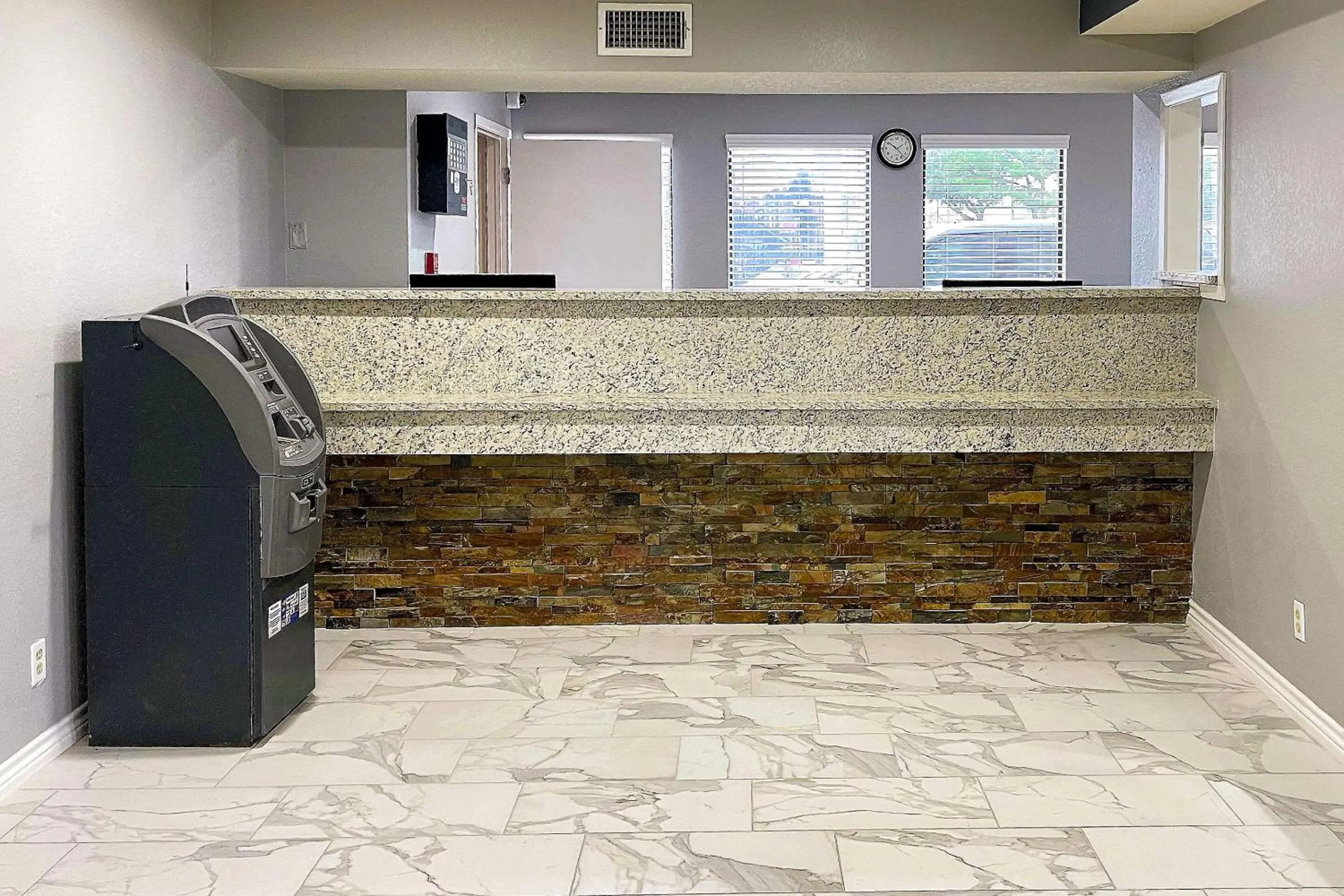 Lobby or reception in Econo Lodge Near Lackland Air Force Base-SeaWorld