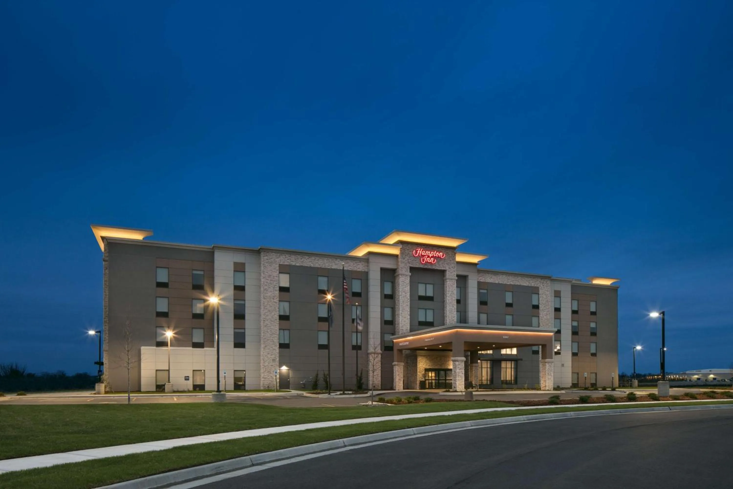 Property building in Hampton Inn By Hilton Wichita Northwest