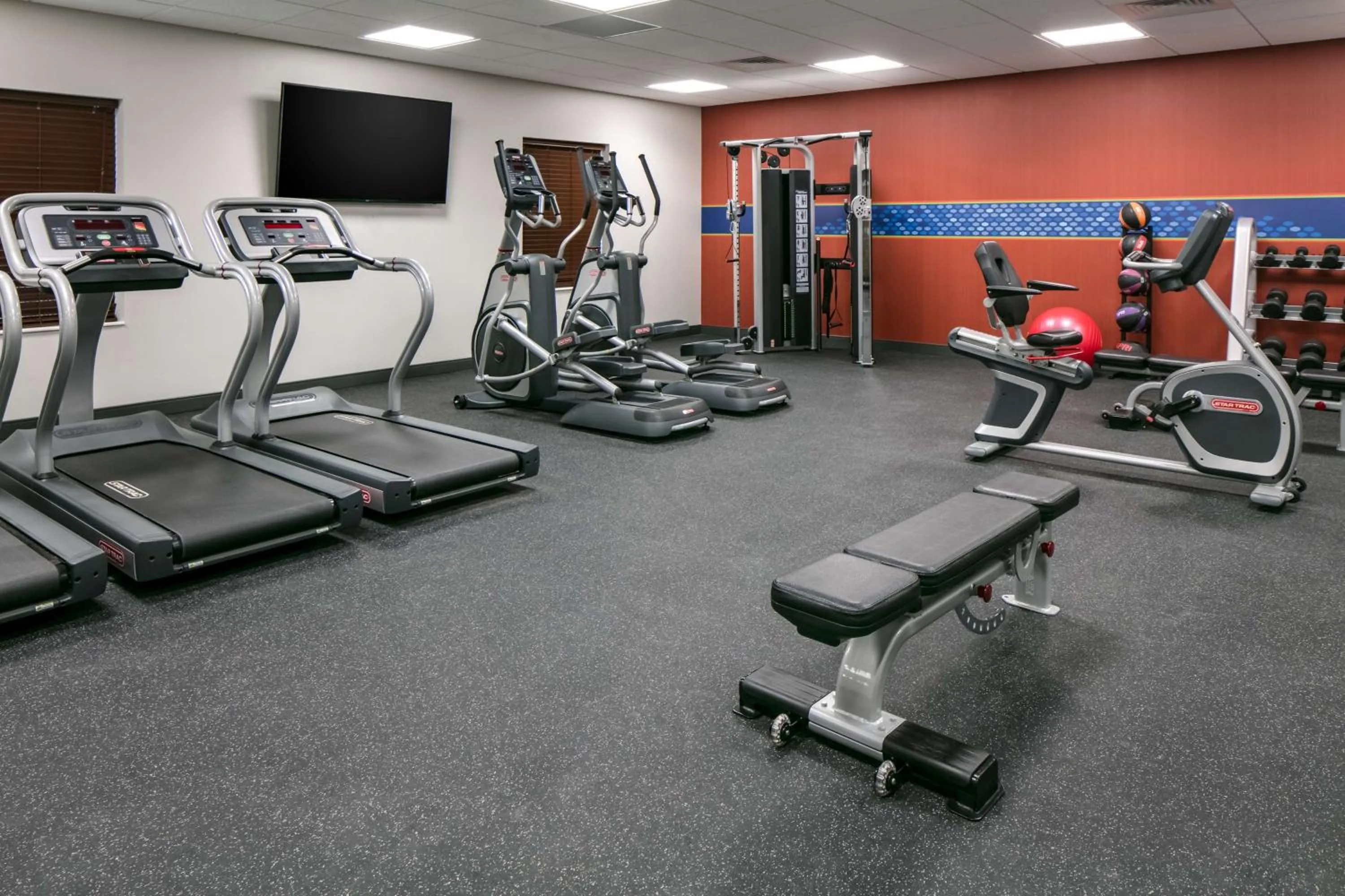 Fitness centre/facilities in Hampton Inn By Hilton Wichita Northwest