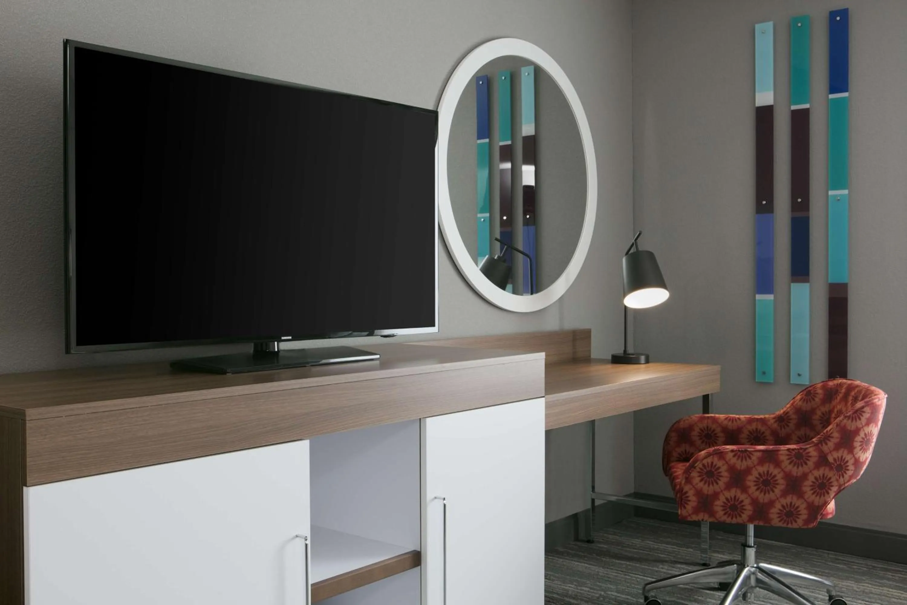 Bedroom in Hampton Inn By Hilton Wichita Northwest