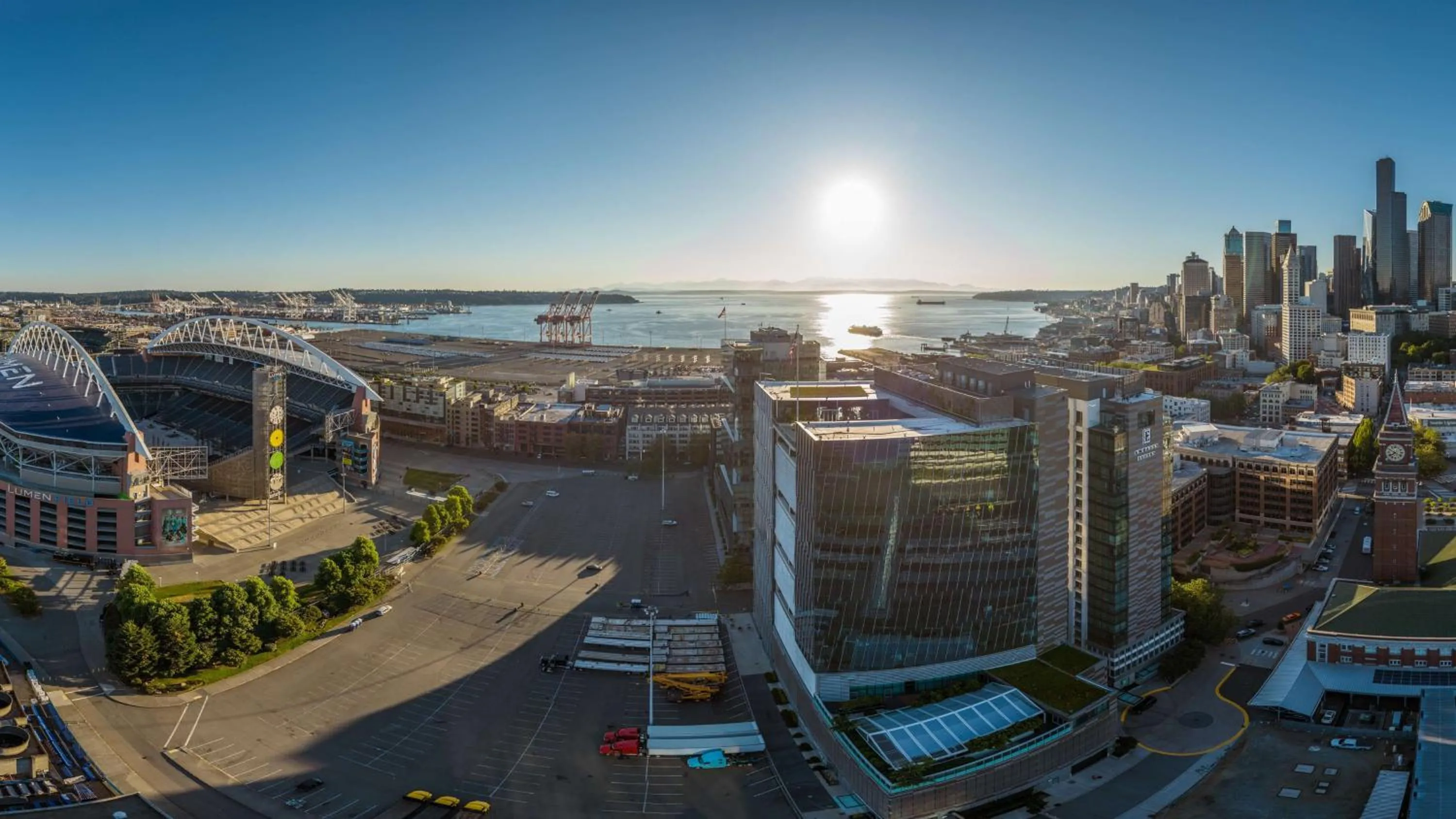 Property building in Embassy Suites By Hilton Seattle Downtown Pioneer Square