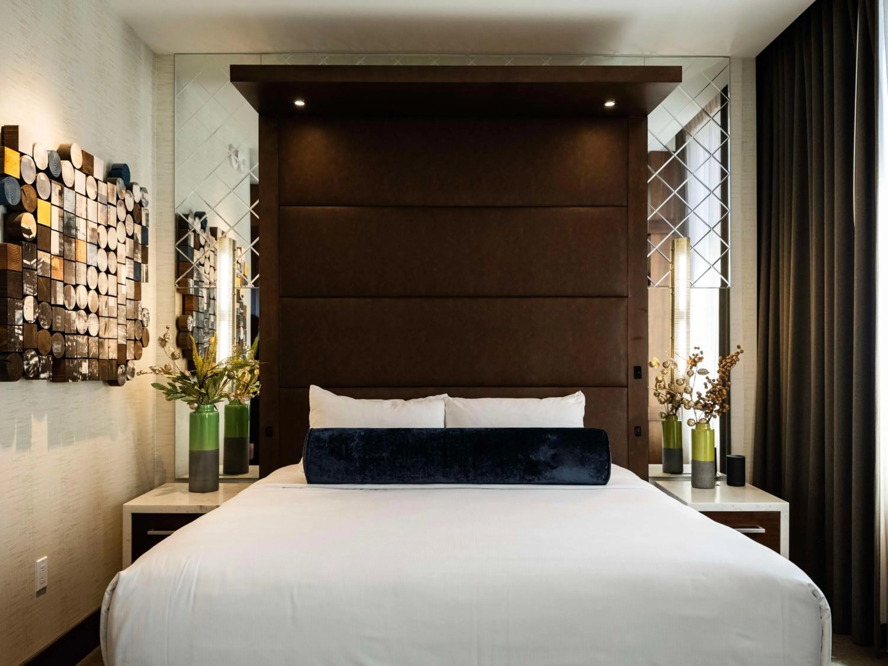 Bed in Embassy Suites By Hilton Seattle Downtown Pioneer Square