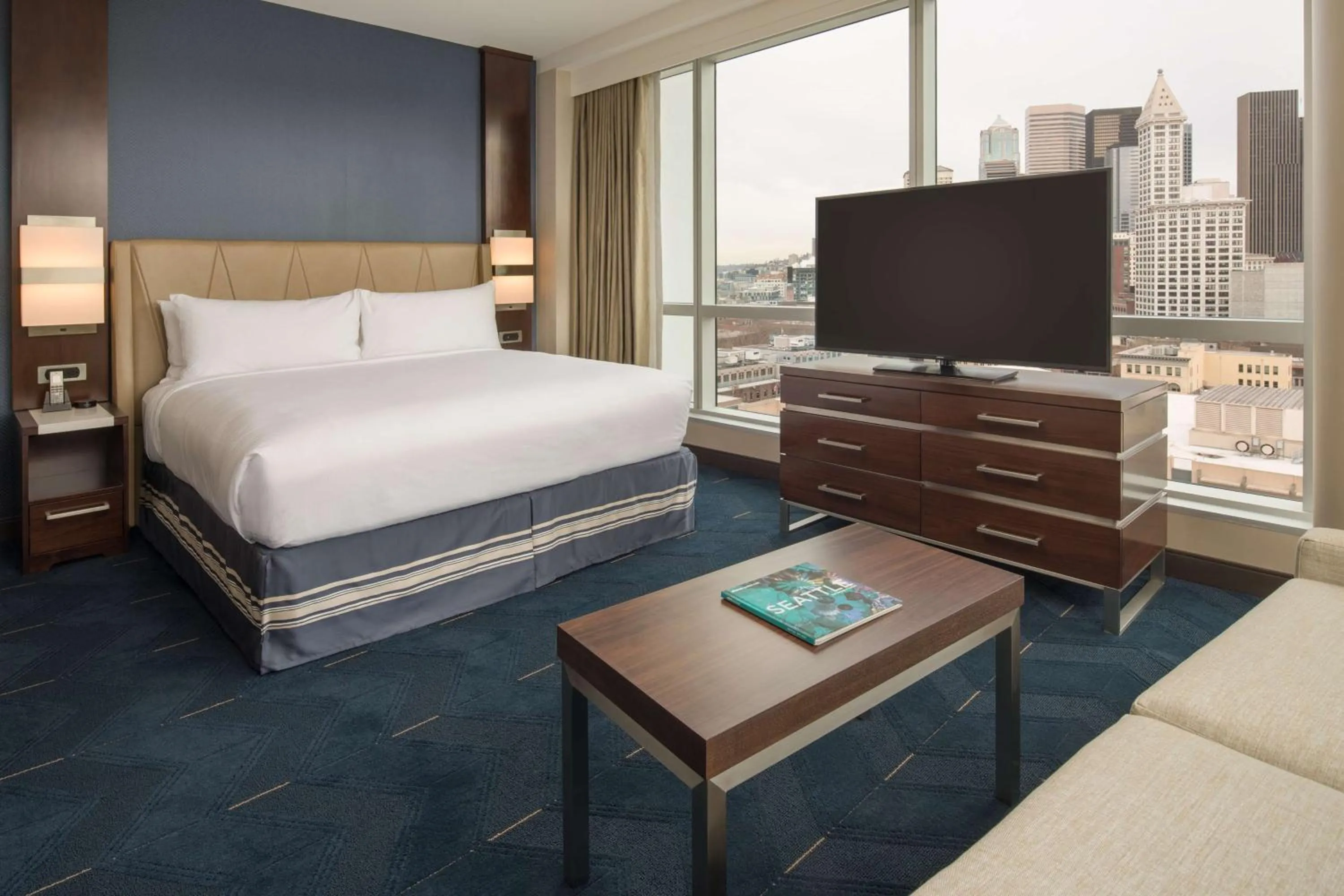 Bedroom, Bed in Embassy Suites By Hilton Seattle Downtown Pioneer Square