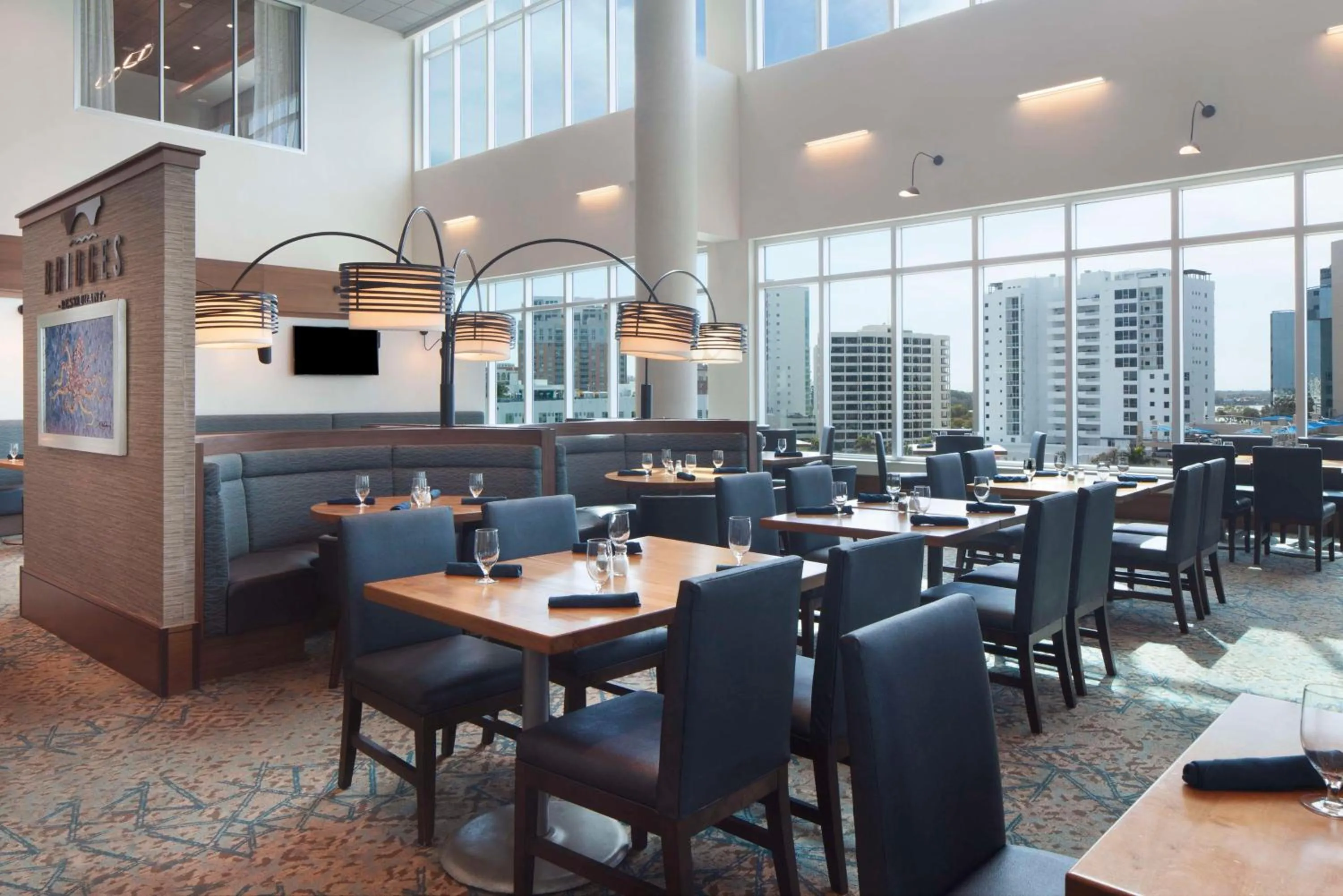 Restaurant/places to eat in Embassy Suites By Hilton Sarasota