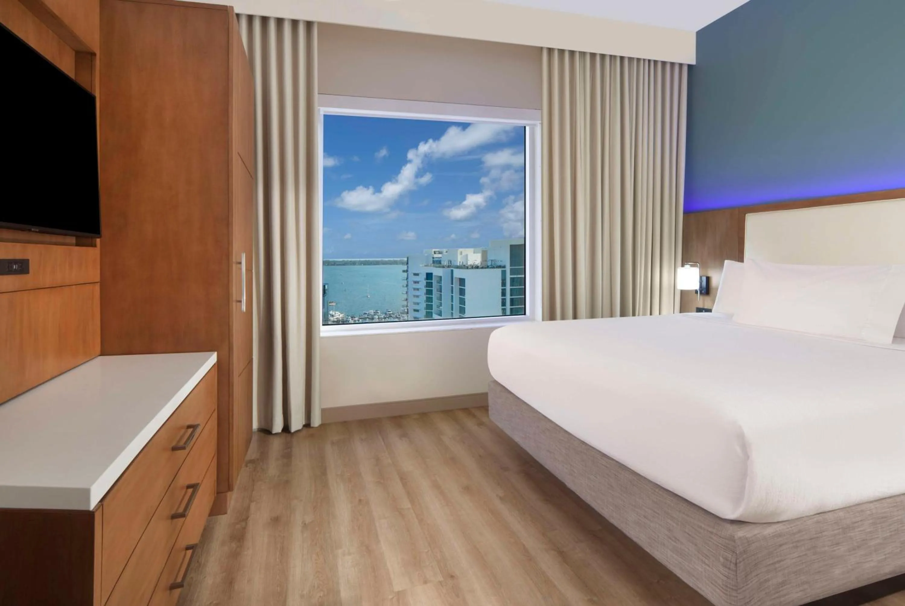 Bed in Embassy Suites By Hilton Sarasota