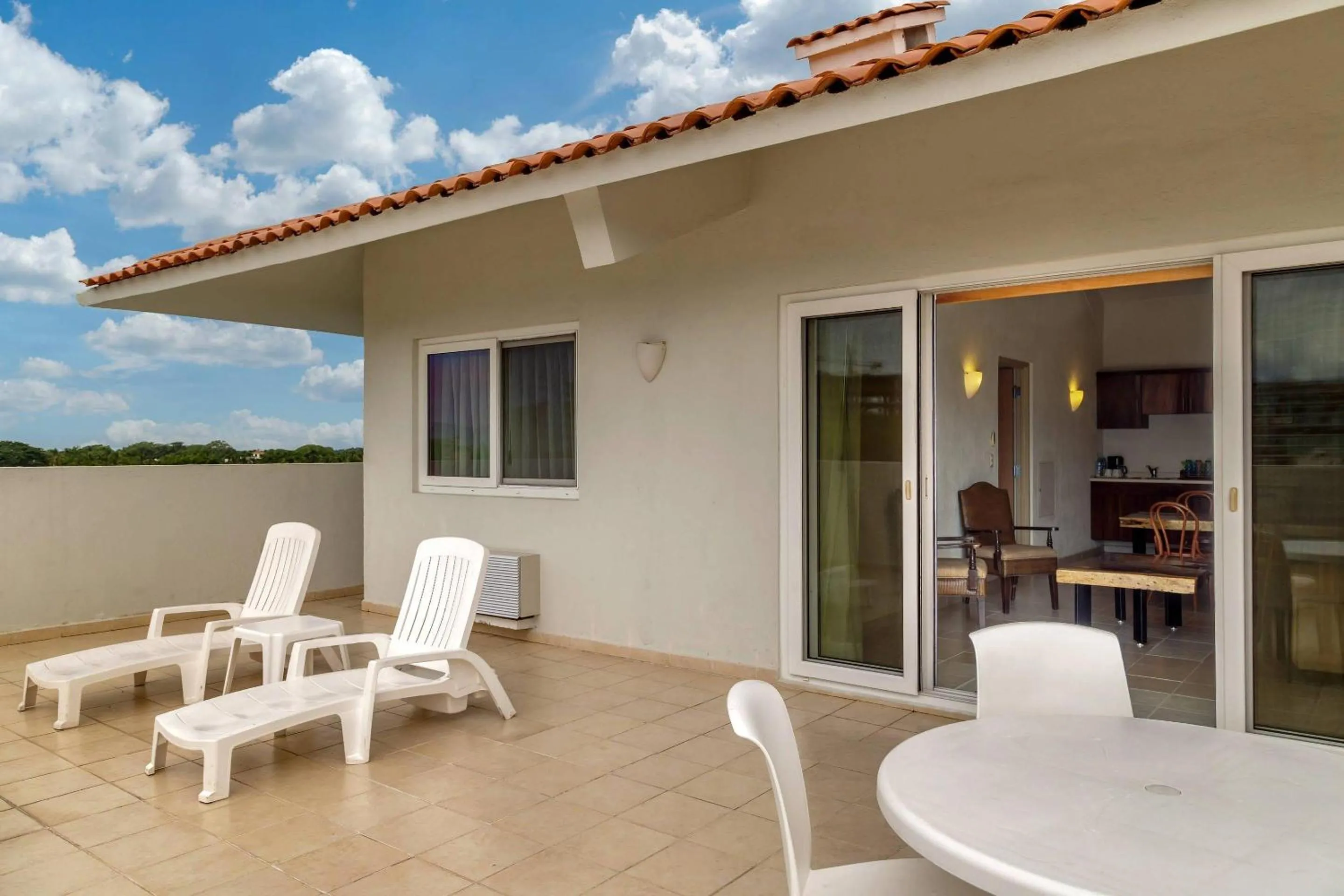 Bedroom in Comfort Inn Puerto Vallarta Golfside & Marina