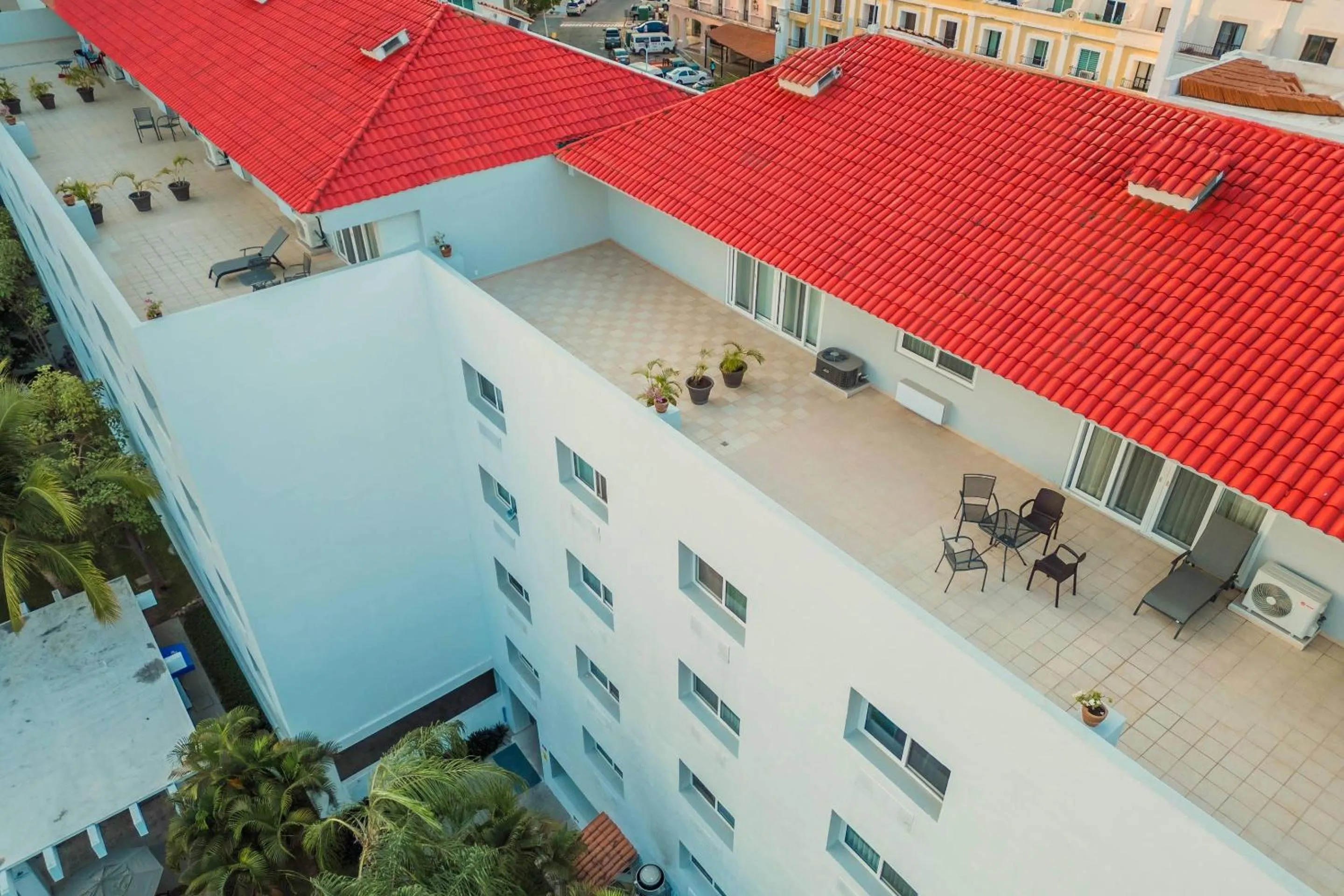 Property building in Comfort Inn Puerto Vallarta Golfside & Marina