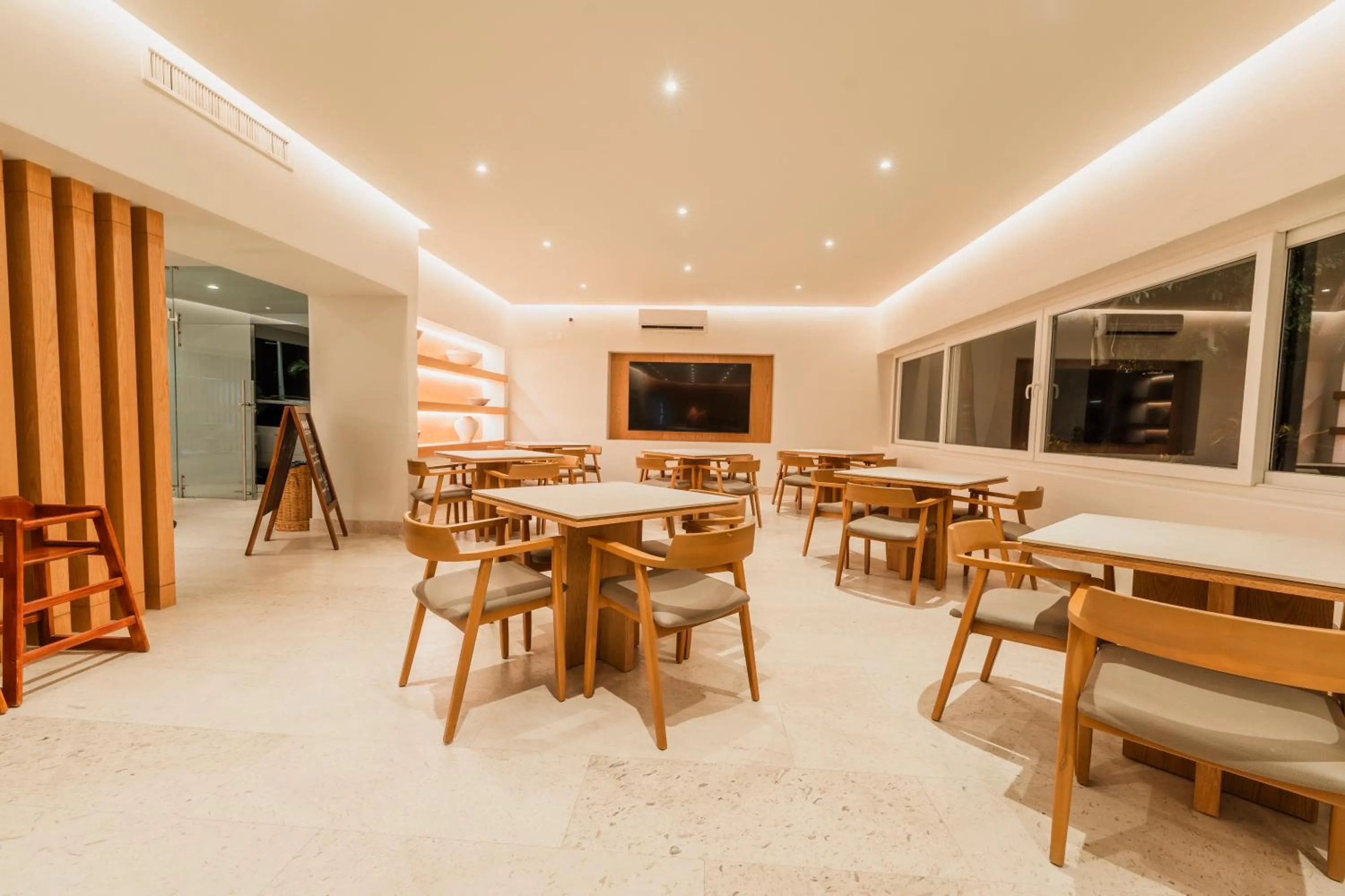 Restaurant/places to eat in Comfort Inn Puerto Vallarta Golfside & Marina