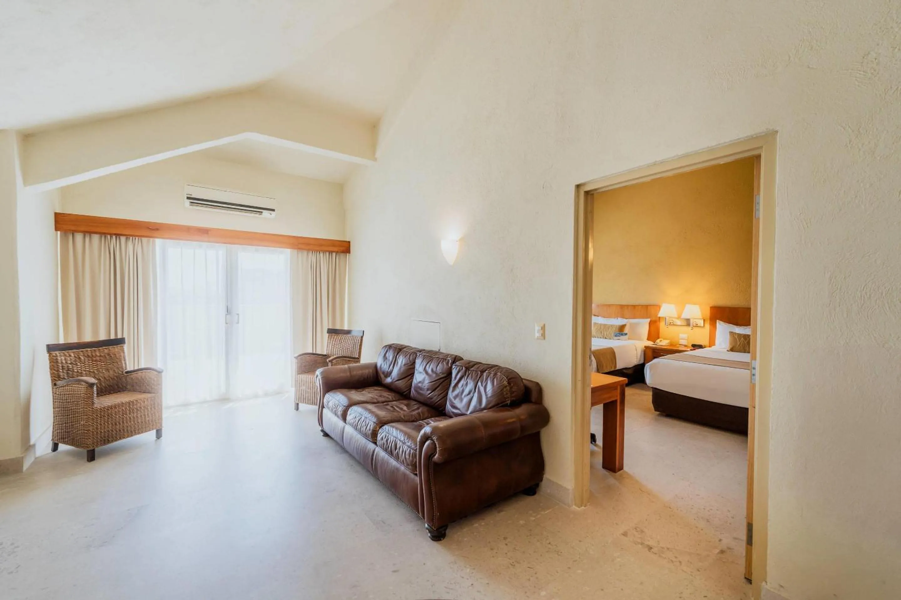 Bedroom, Bed in Comfort Inn Puerto Vallarta Golfside & Marina