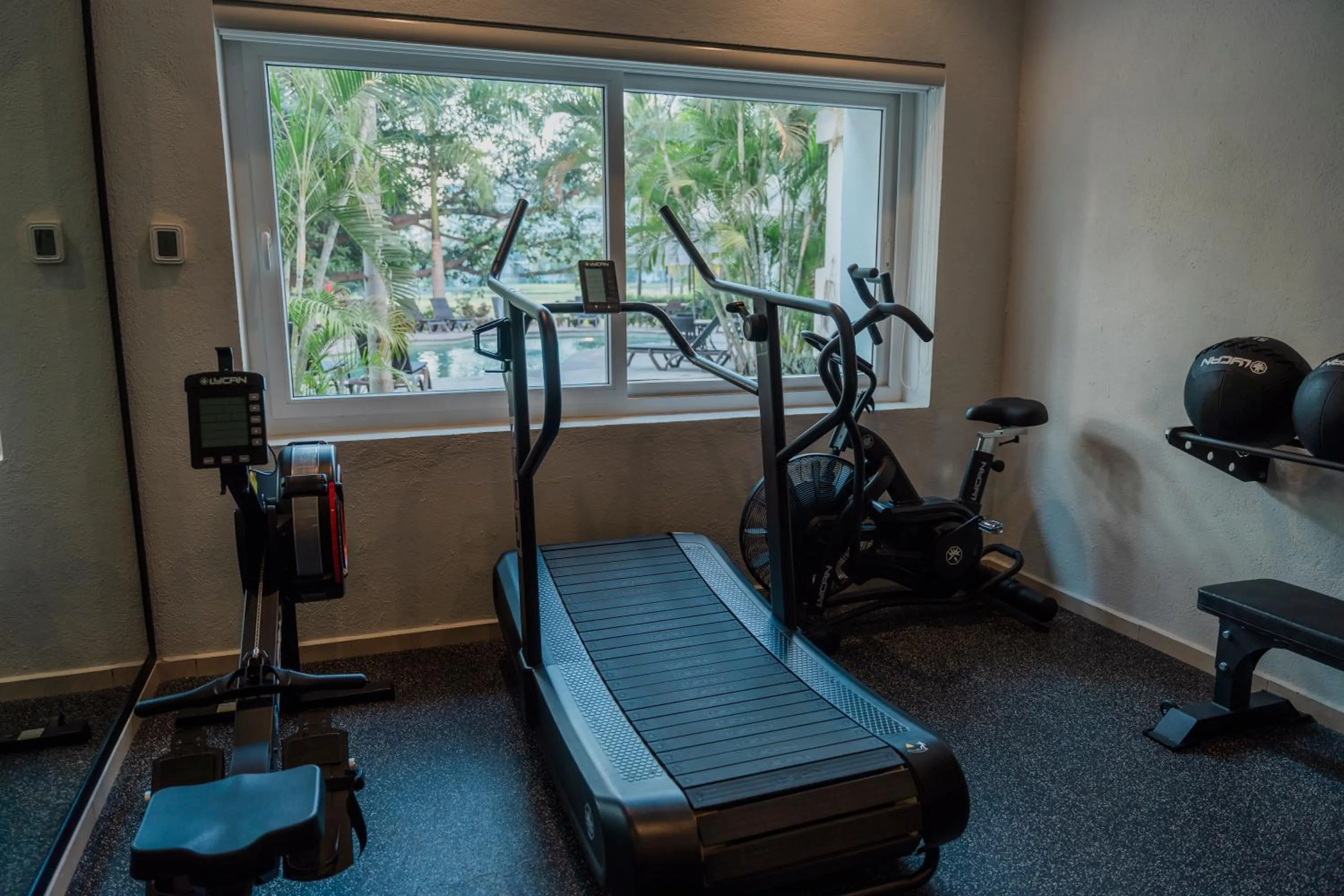 Fitness centre/facilities in Comfort Inn Puerto Vallarta Golfside & Marina