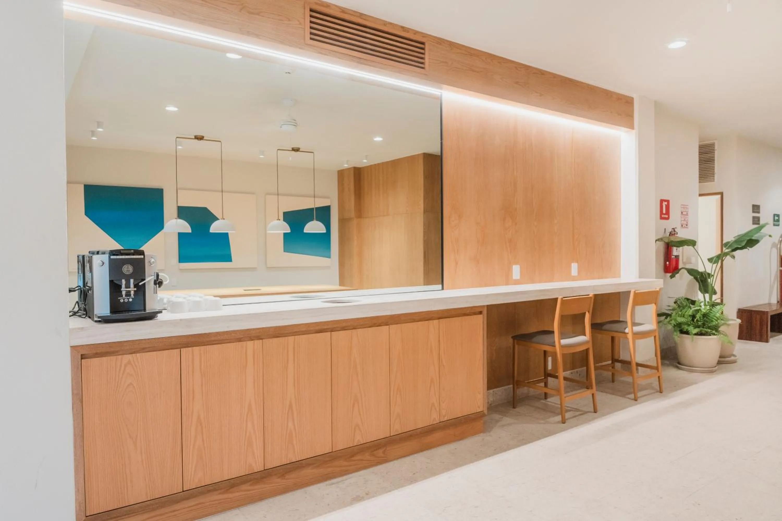 Coffee/tea facilities in Comfort Inn Puerto Vallarta Golfside & Marina